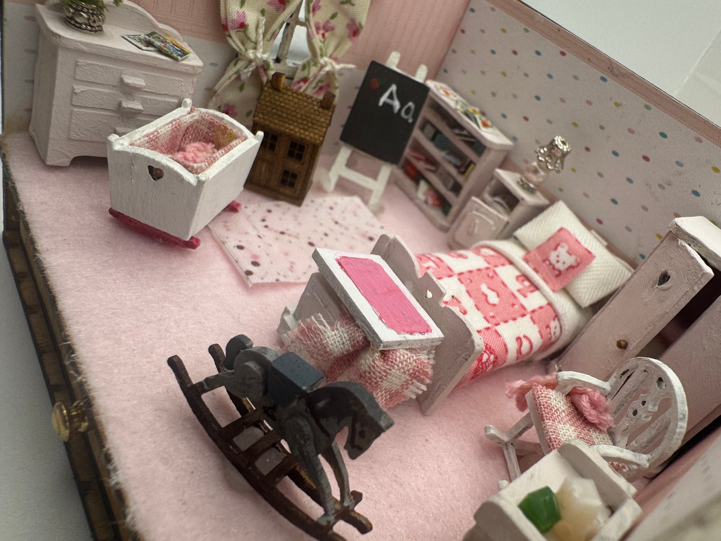 1/48th Room Box - Girls Nursery