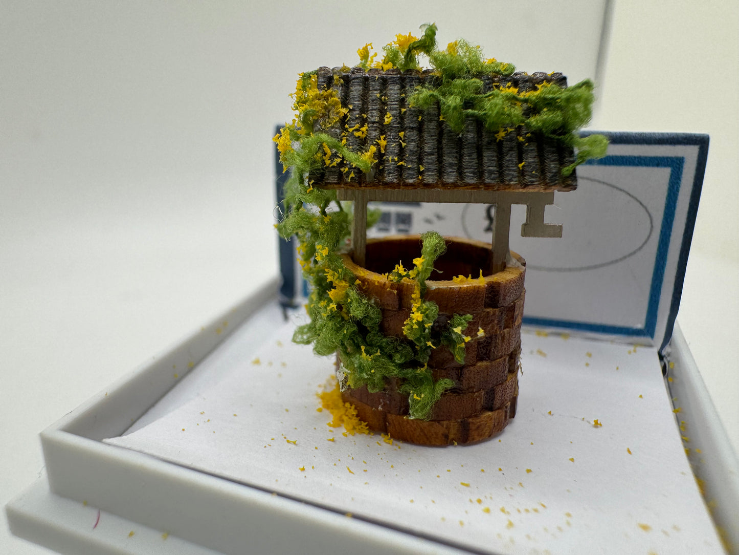 Dolls House Miniatures 1/144th Wishing Well