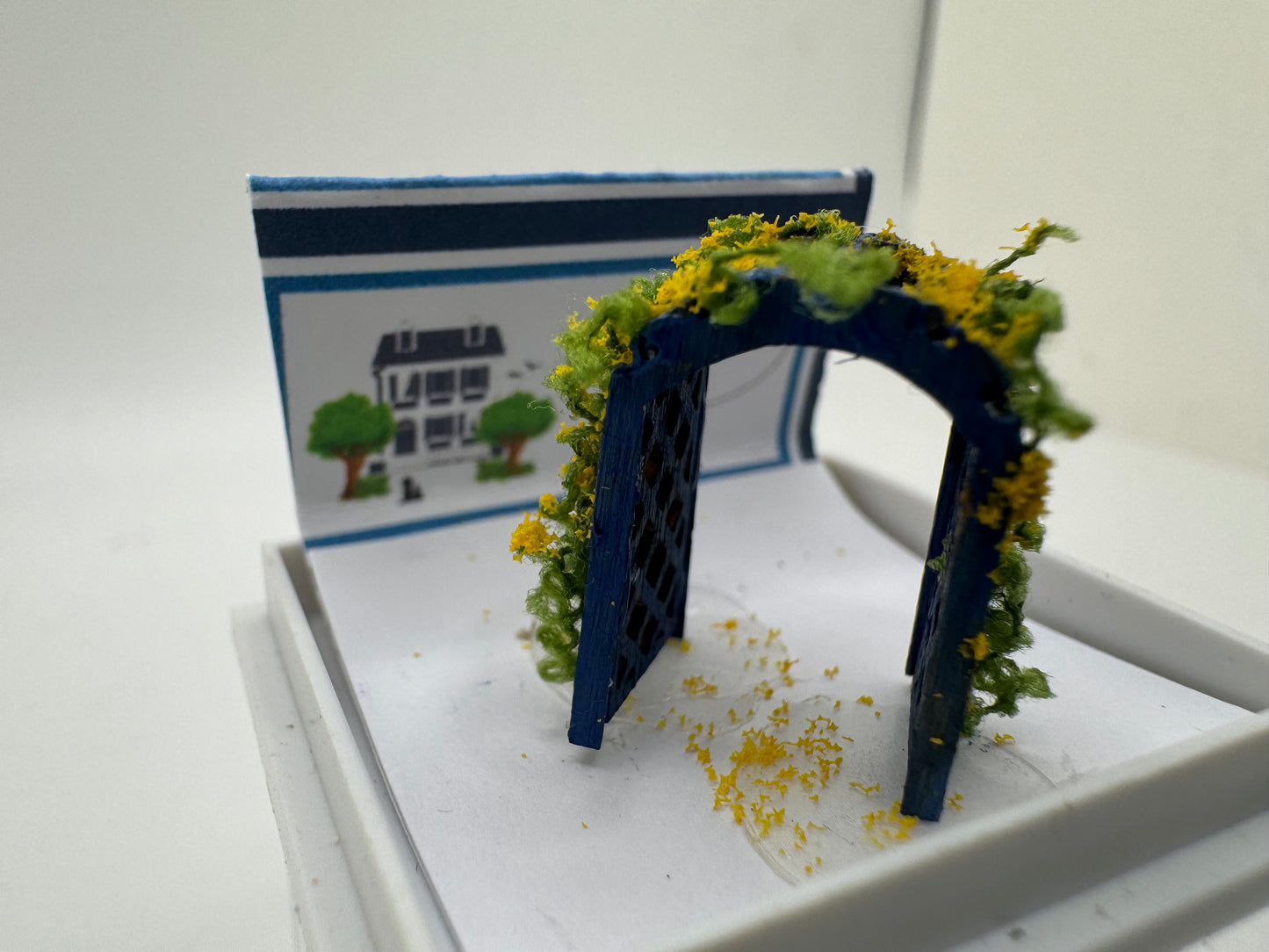 Dolls House Miniatures 1/144th Trellis / Archway