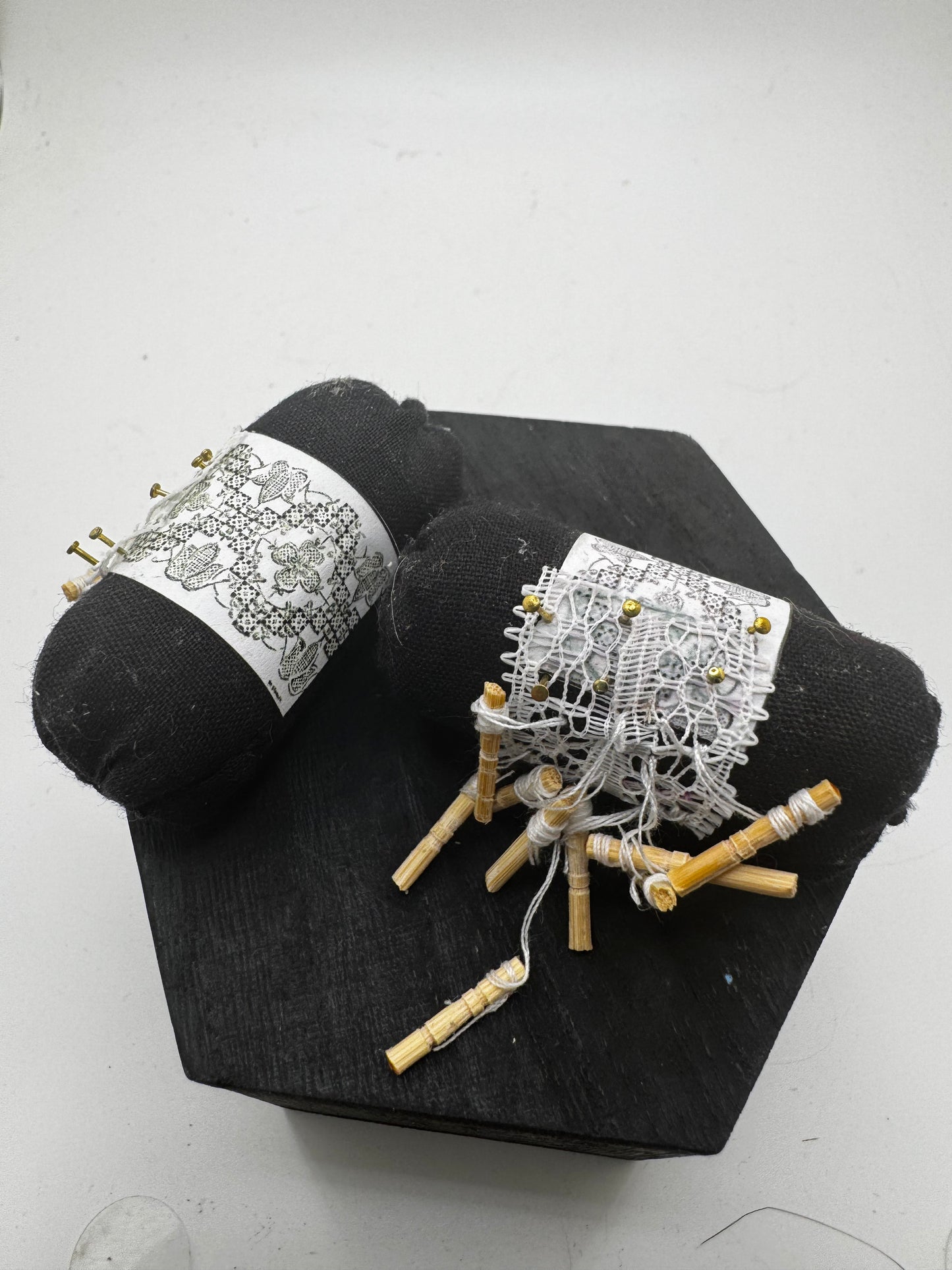 1/12th Lace Makers Pillow x1