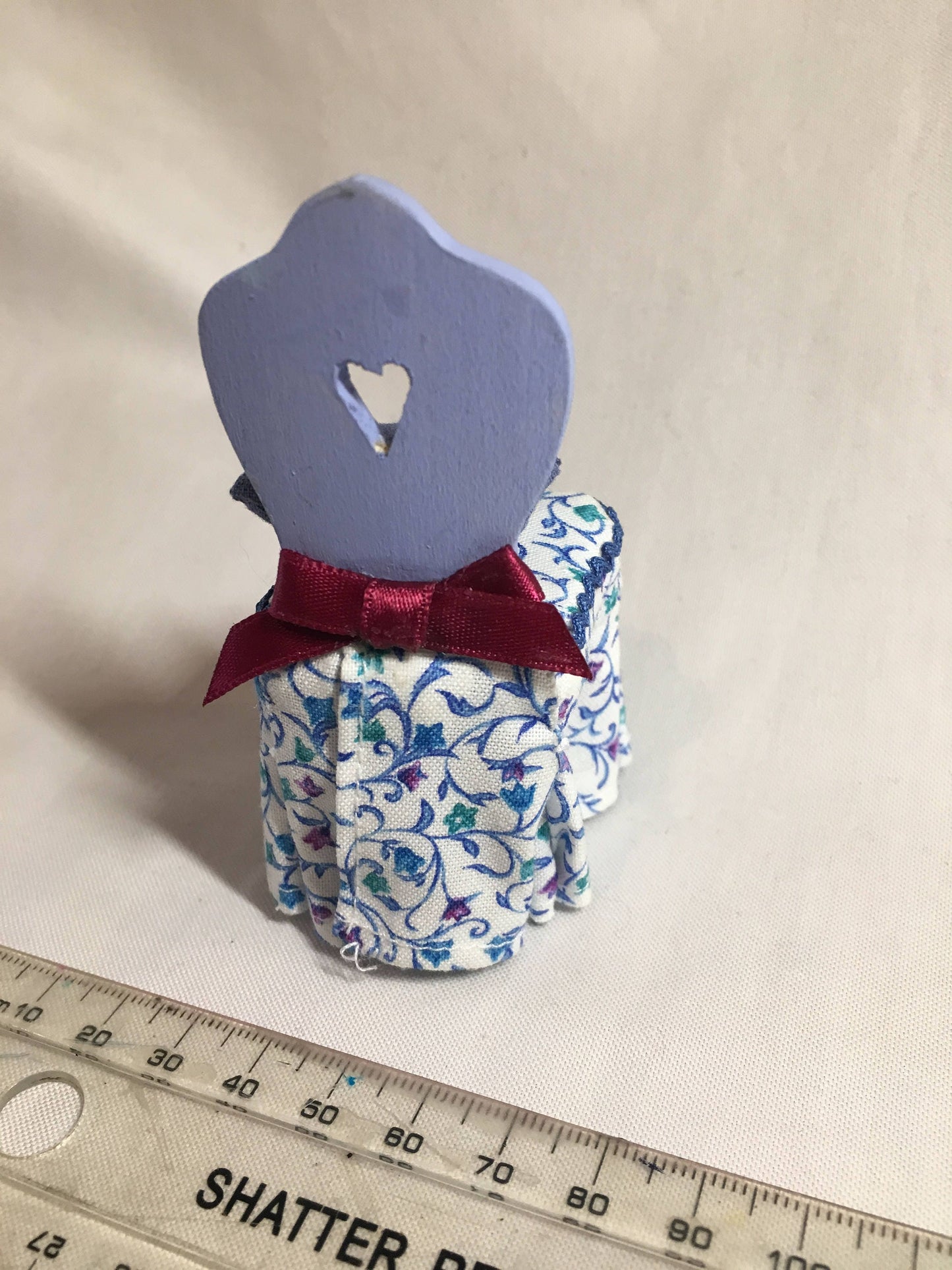 DOLLS HOUSE MINIATURES - 1/12th Pretty Painted Bedroom Chair