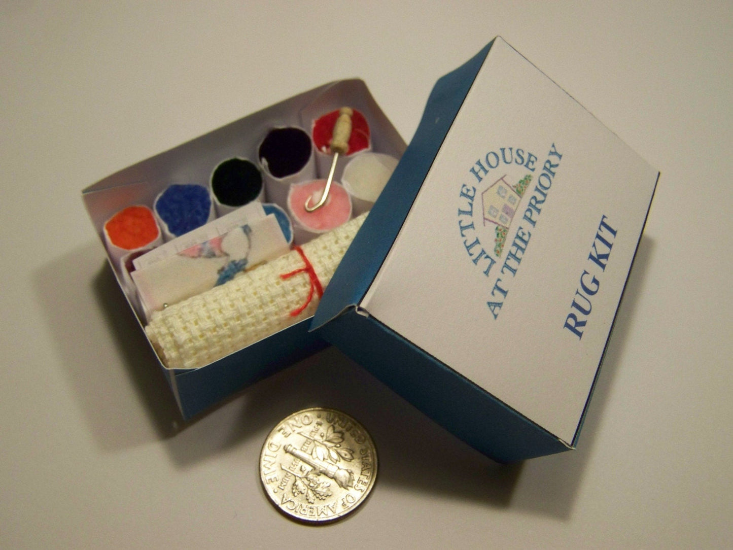 DOLLS HOUSE MINIATURES - Rug Kit (for display )