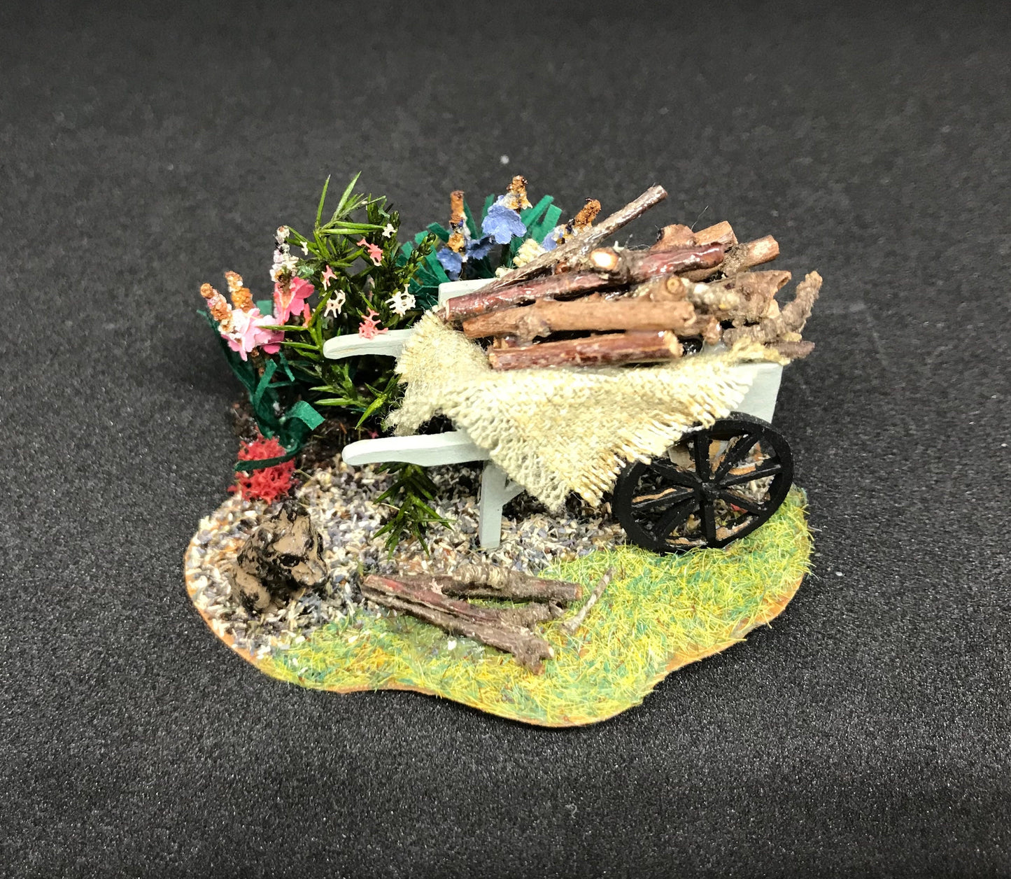 Dolls House Miniatures ( 1/48th - 1:48th - 1/4" - Quarter Inch Scale ) Hand Painted Pretty - Garden Log Cart Scene