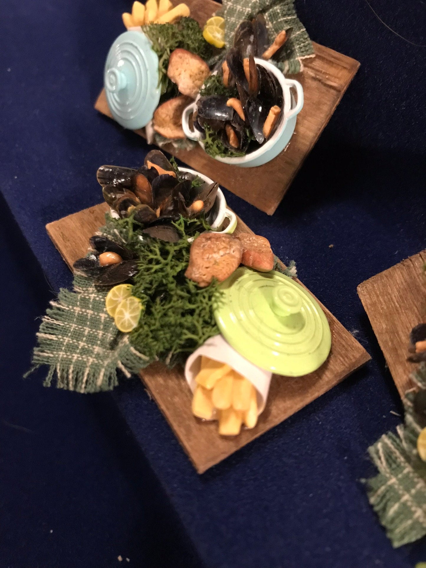 Dolls House Miniatures - 1/12th Moules & Frites Board