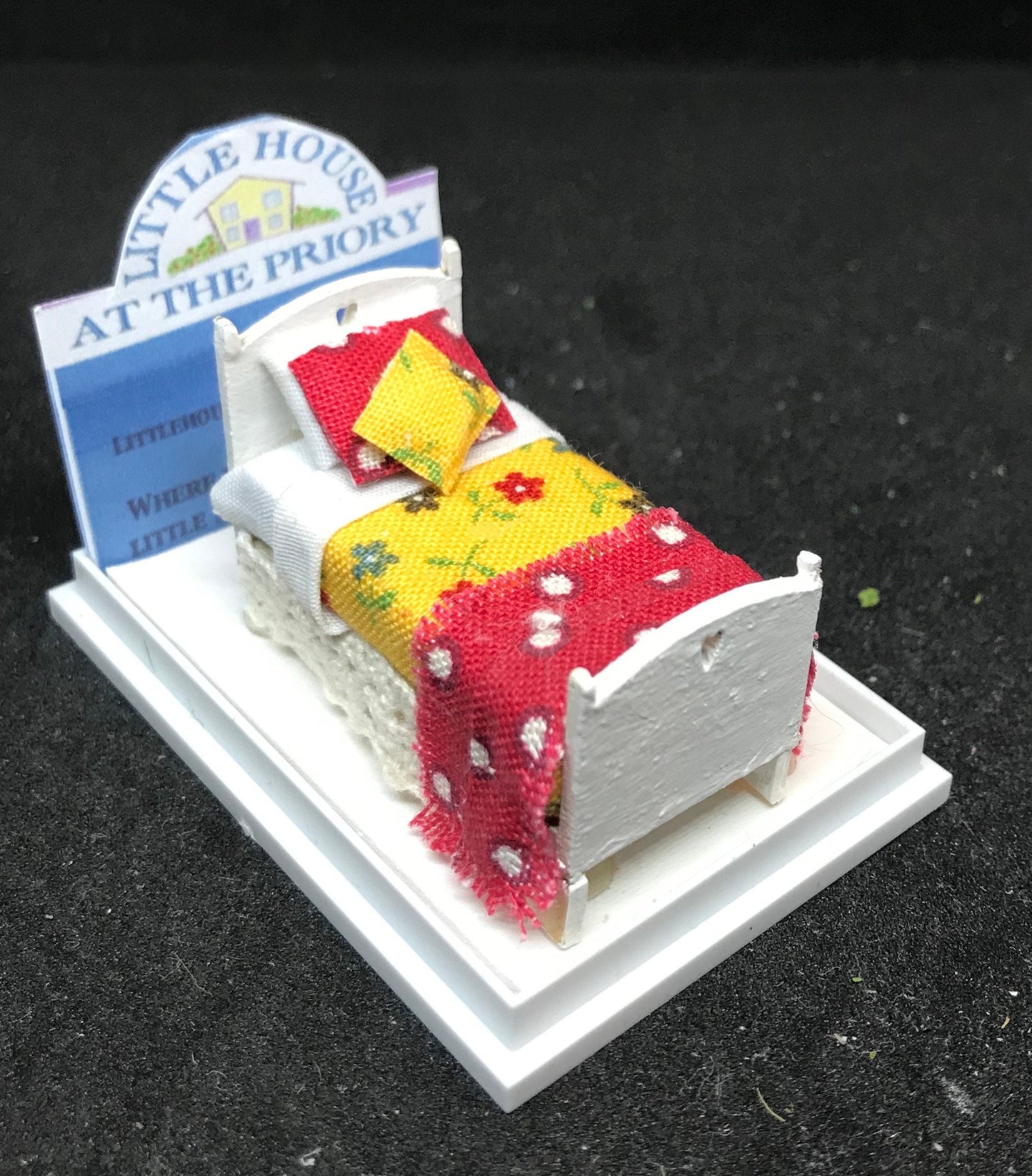 Dolls House Miniatures ( 1/48th - 1:48th - 1/4" - Quarter Inch ) - Hand Made - Single Bed - JESSICA