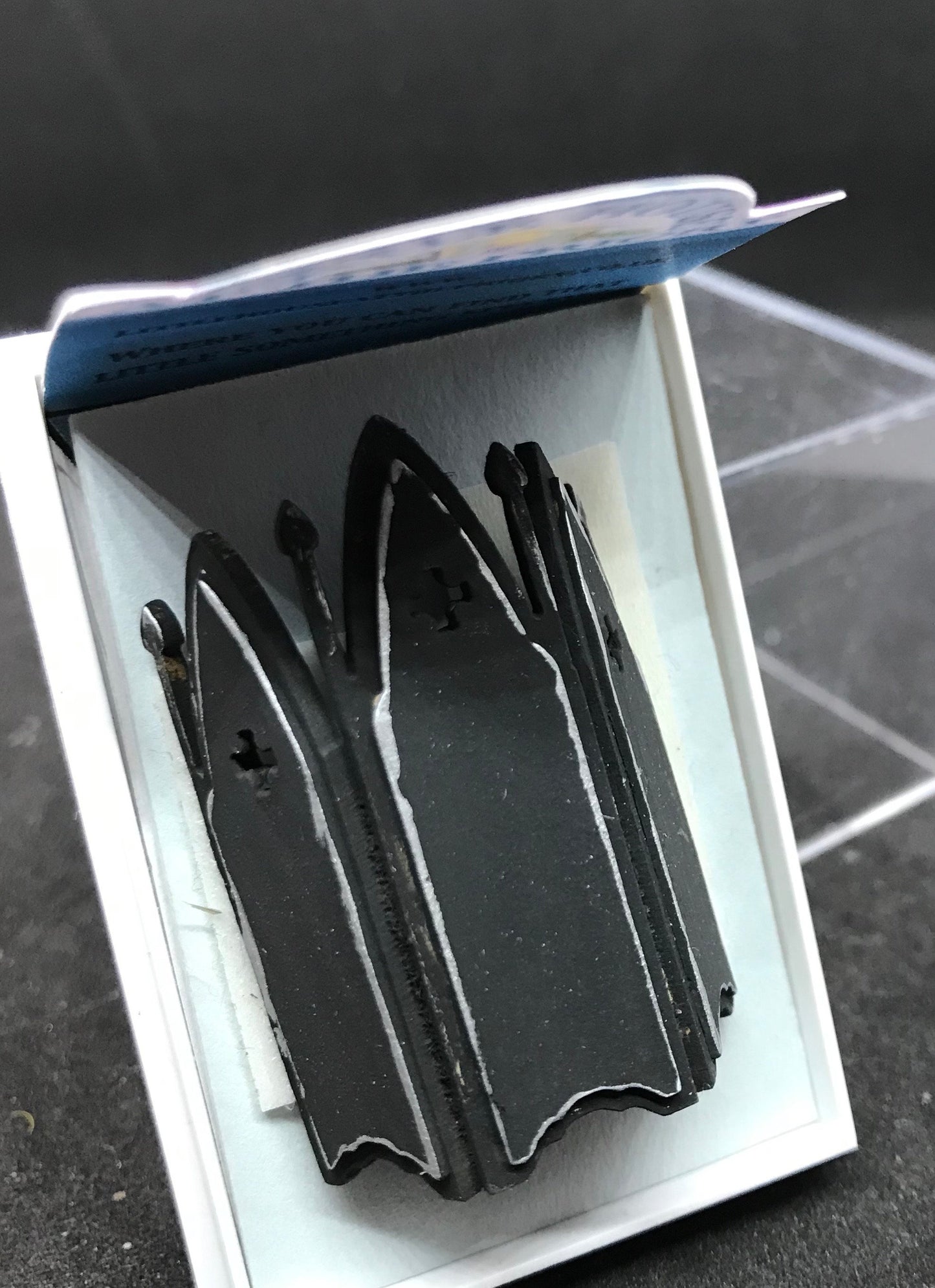 Dolls House Miniatures - Hand Made Screen (1/48th, 1/4inch, quarter scale) -