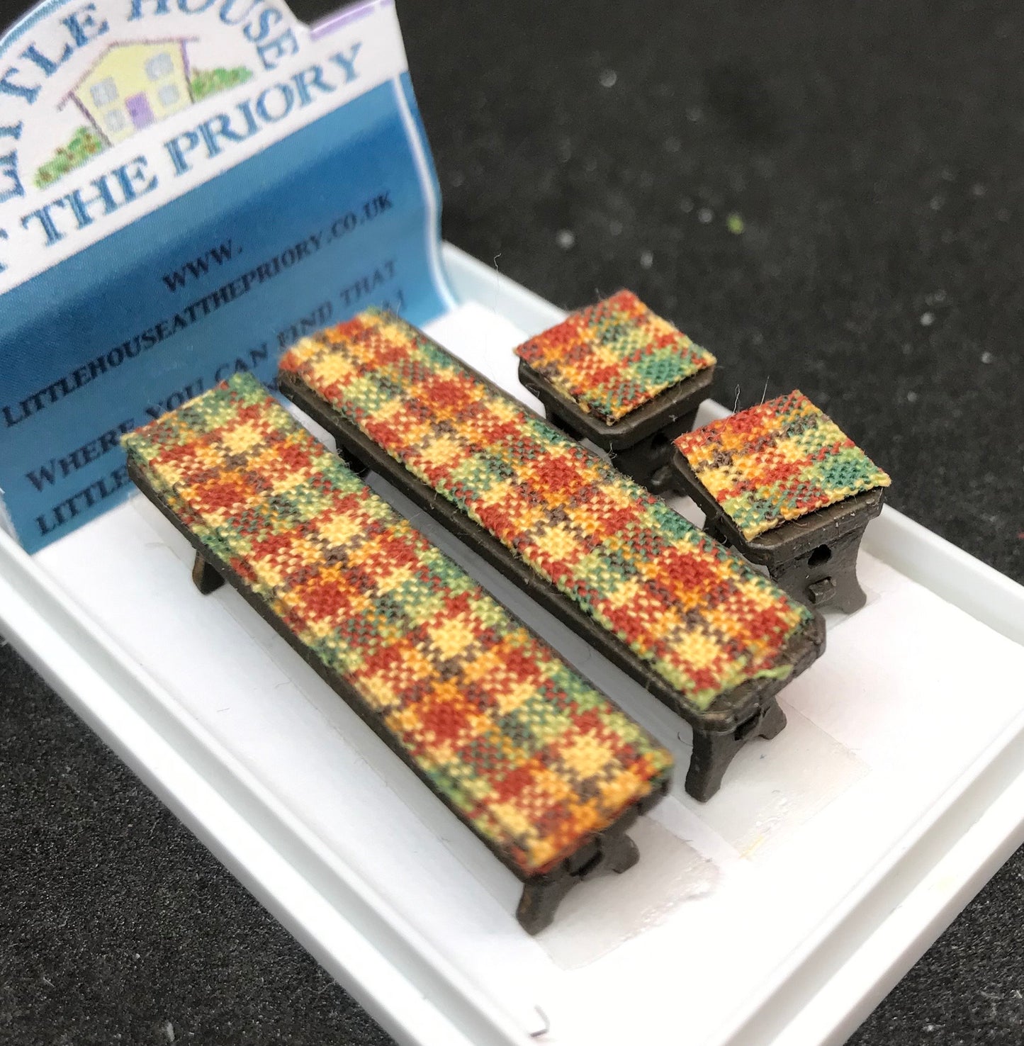 Dolls House Miniatures ( 1/48th - 1:48th - 1/4" - Quarter Inch Scale ) Hand Painted benches -