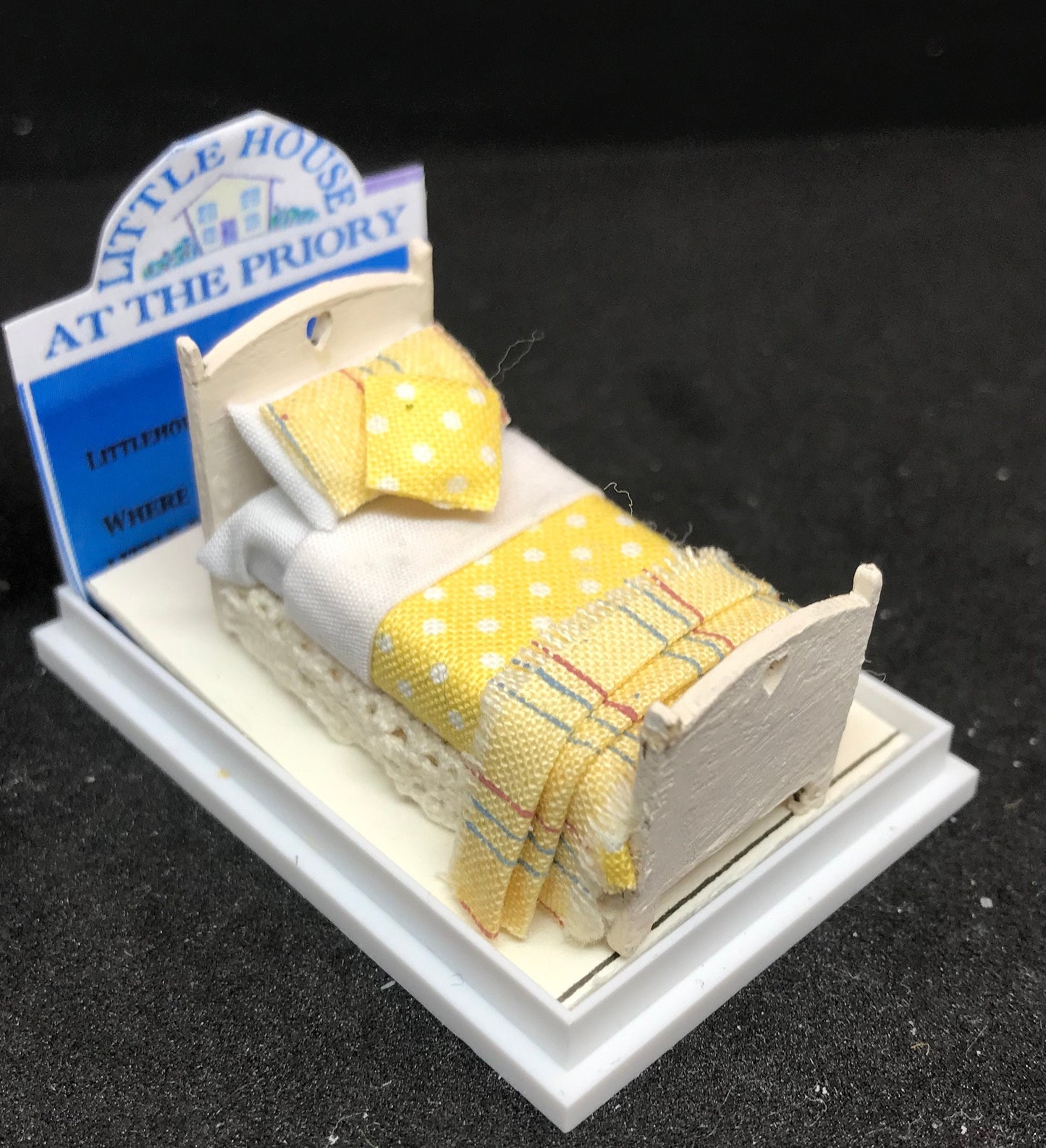 Dolls House Miniatures ( 1/48th - 1:48th - 1/4" - Quarter Inch ) - Hand Made - Single Bed - LUCILLE