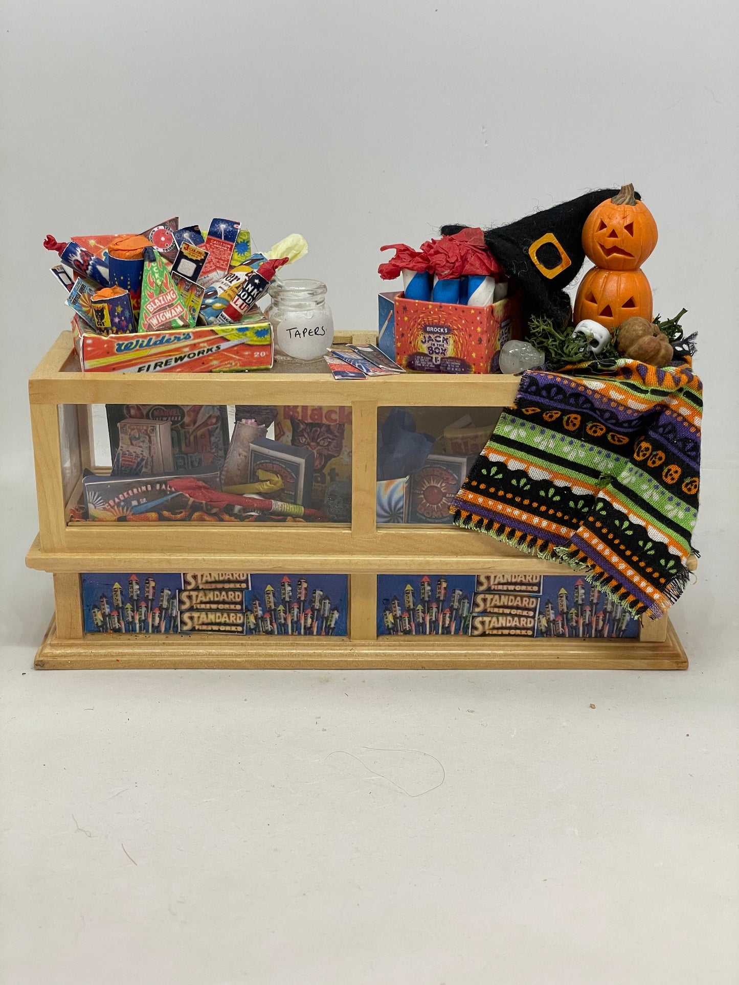 Dolls House Miniatures - 1/12th Fireworks / Halloween Counter