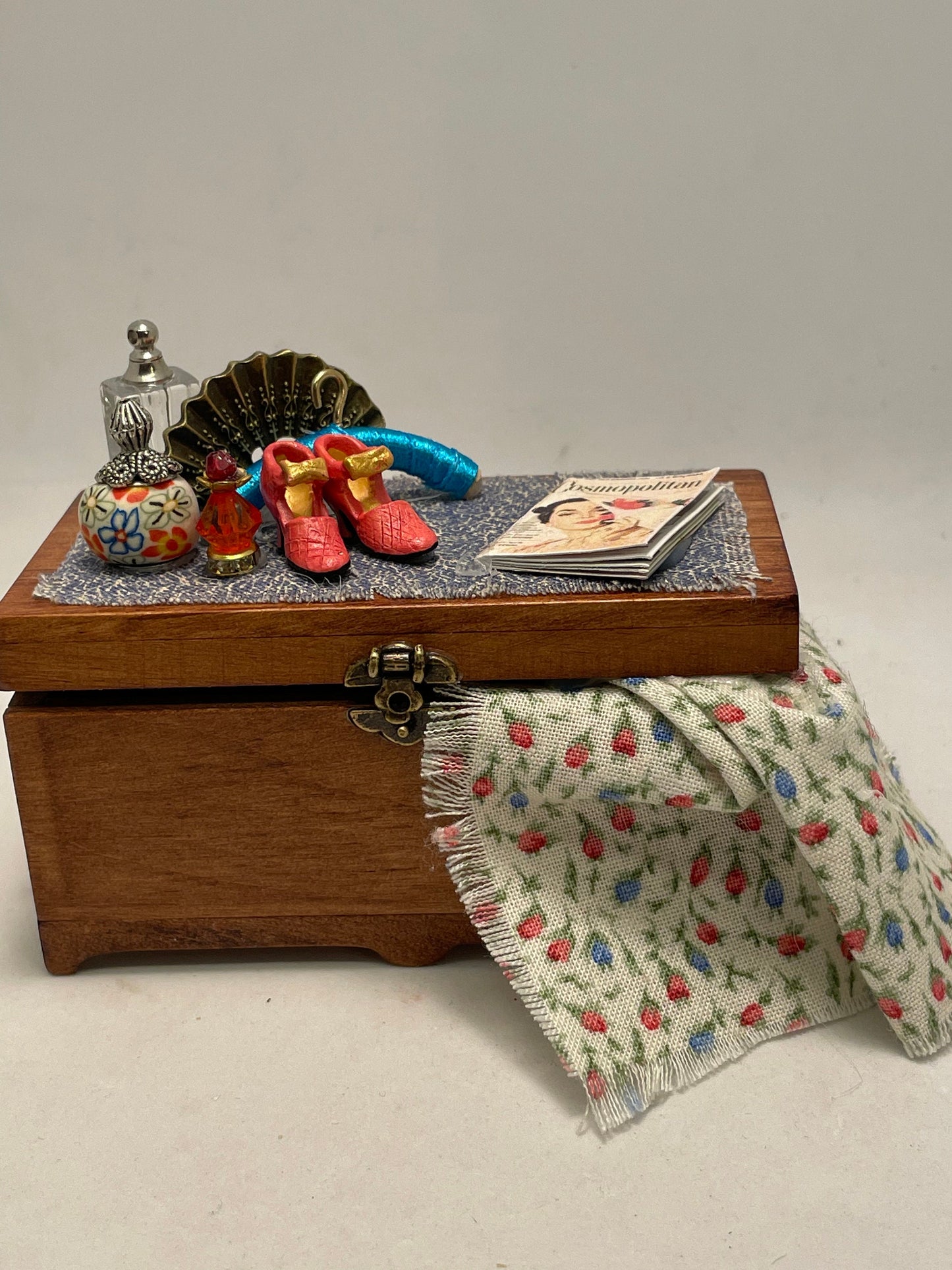 Dolls House Miniatures - Ladies Blanket Box