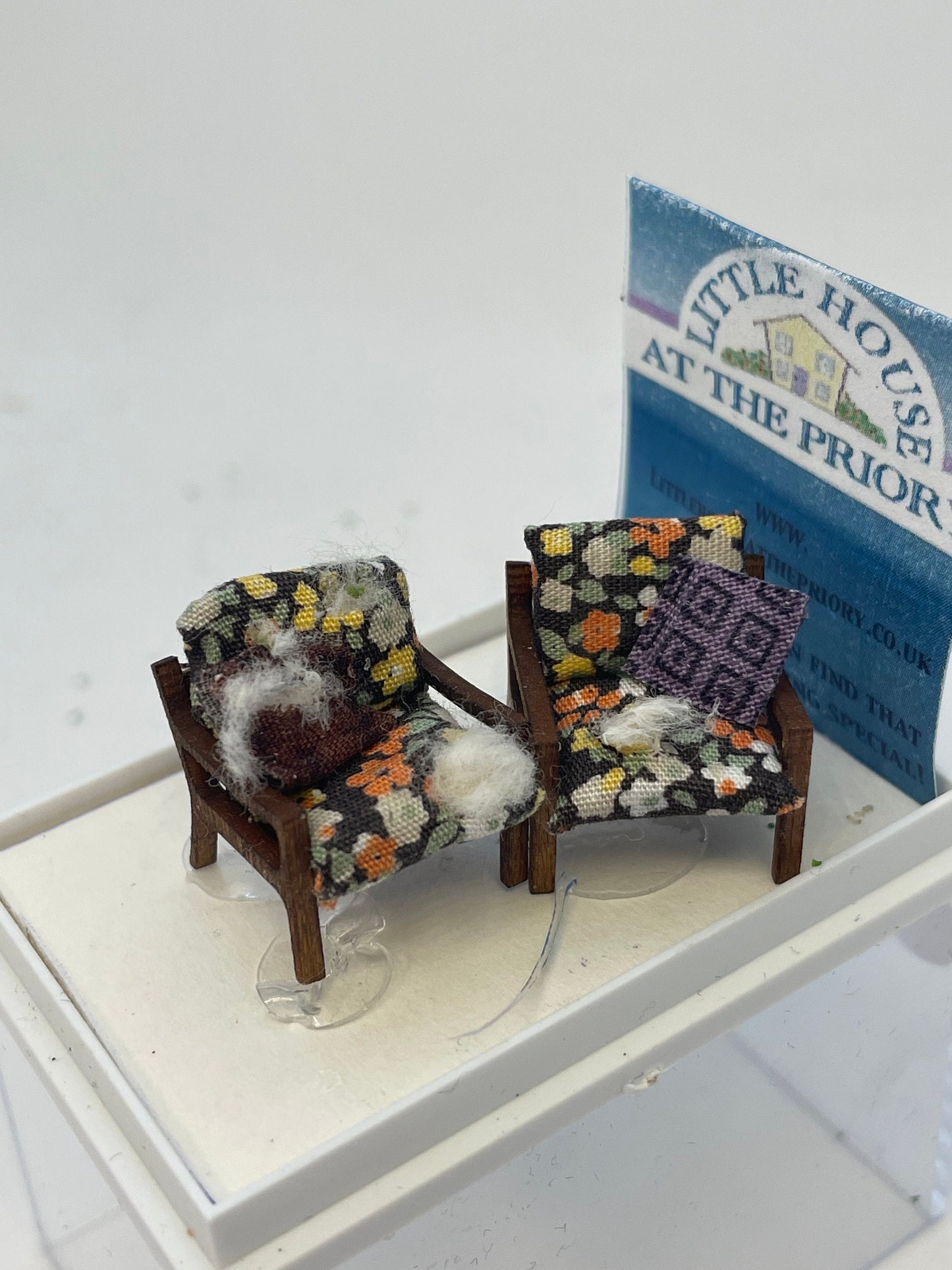 Dolls House 1/48th - retro chairs (messy range)