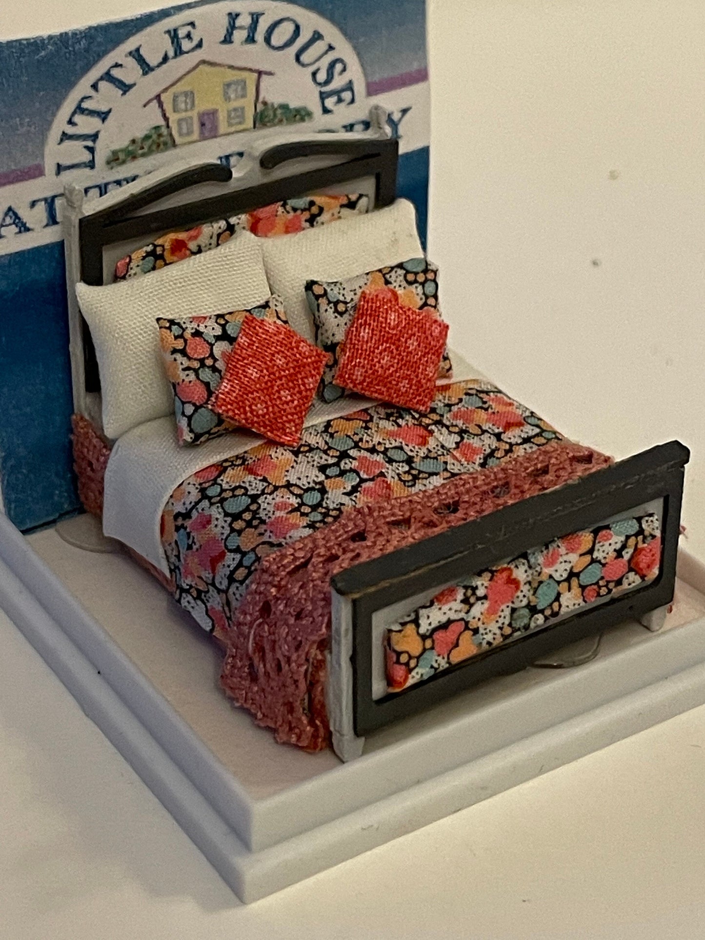 Dolls House Miniatures ( 1/48th - 1:48 - 1/4" - Quarter Inch Scale ) - Double Bed - Ophelia