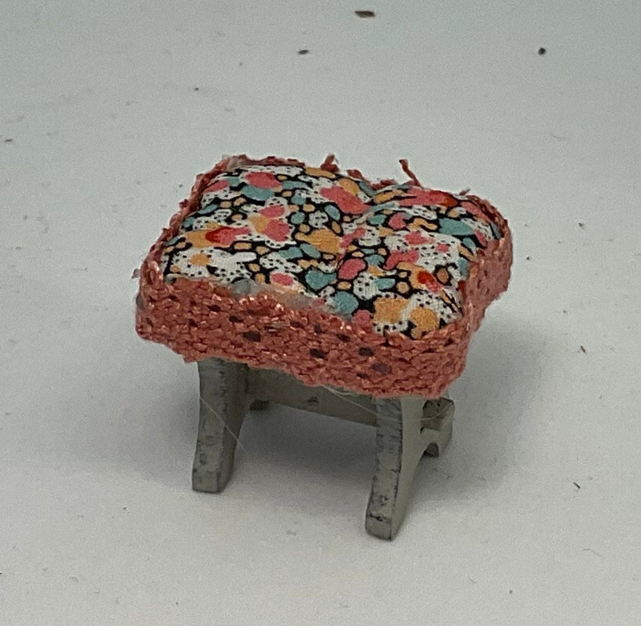 Dolls House Miniatures - 1/24th/ 1:24th / Half Inch Scale Stool