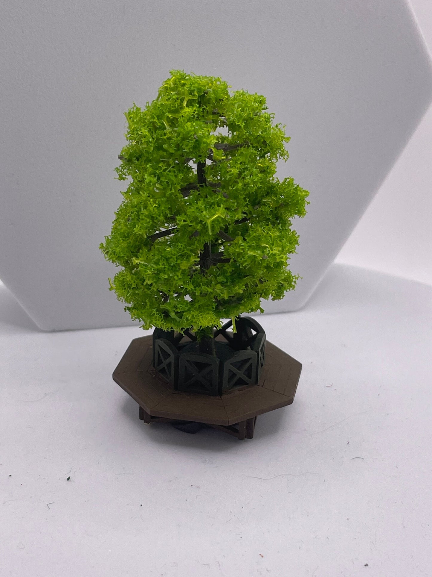Dolls House Miniatures ( 1/48th - 1:48th - 1/4" - Quarter Inch Scale ) Hand Made - tree with seat