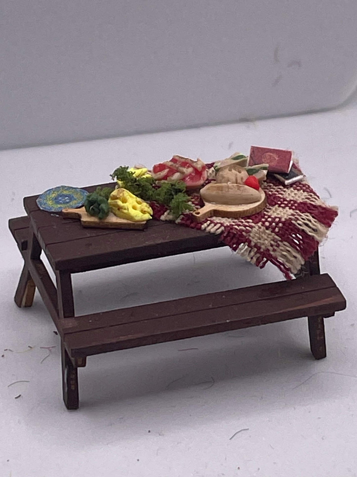 Dolls House Miniatures ( 1/48th - 1:48th - 1/4" - Quarter Inch Scale ) Hand Made - Picnic Table