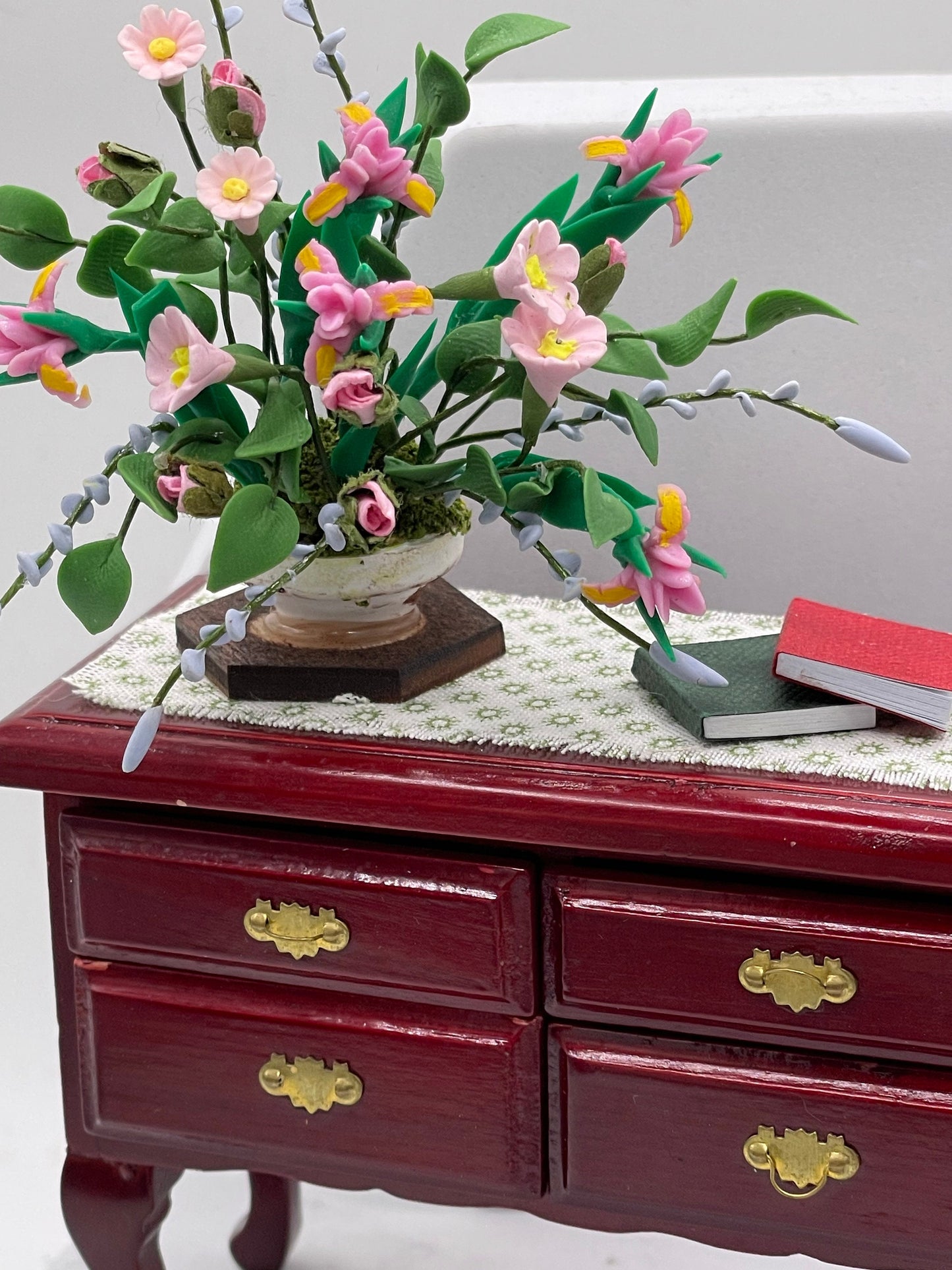 Dolls House Miniatures - 1/12th Mahogany Sideboard