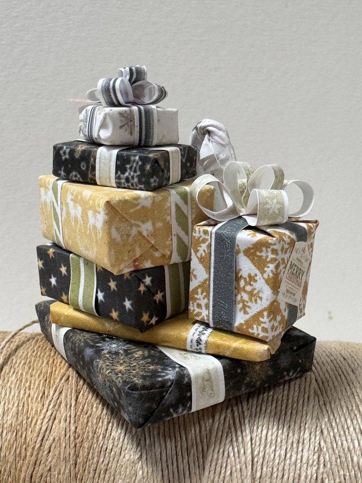 DOLLS HOUSE MINIATURES - 1/12th scale (1 inch) stack of Christmas Presents (4 options)