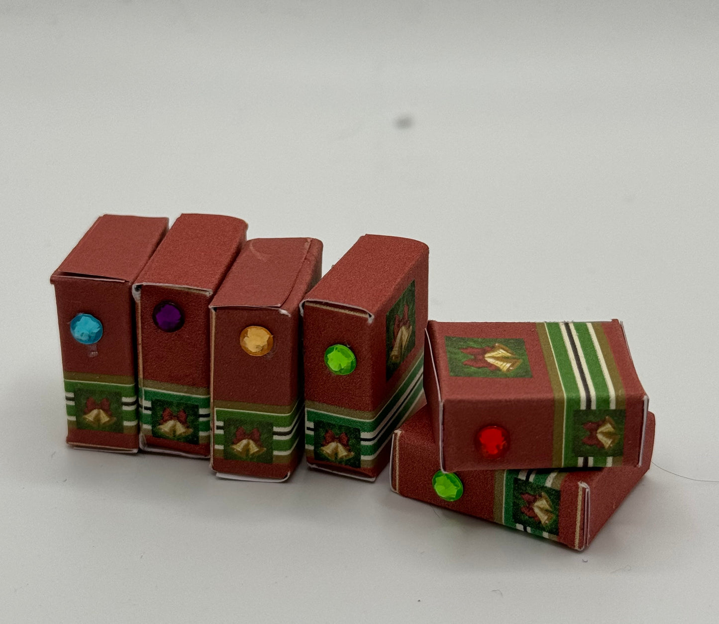 DOLLS HOUSE MINIATURES - Christmas notion boxes x1