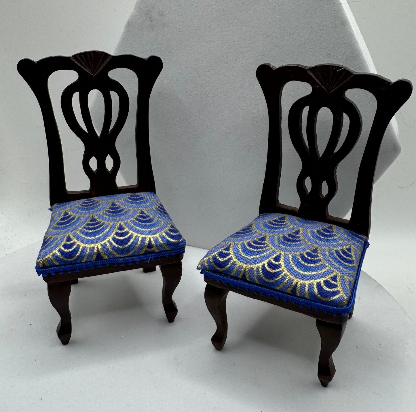 Dolls House Miniatures - 1/12 occasional side chair x1
