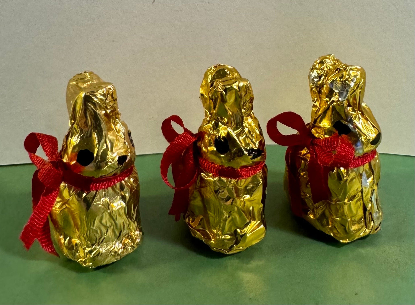 Dolls House Miniatures - 1/12th foil wrapped chocolate Bunny