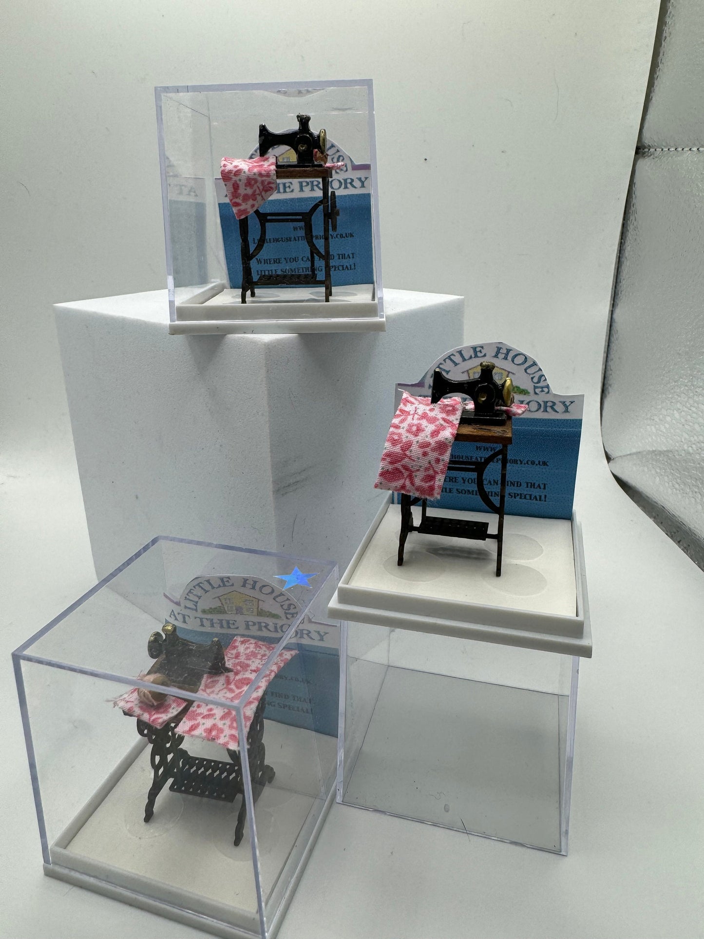 Dolls House Miniatures - 1/24th / 1:24 / Quarter Inch Scale Sewing Machine Table x 1