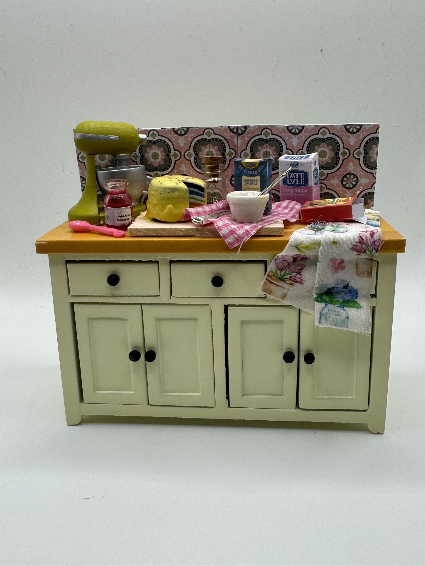 Dolls House Miniatures - 1/12 Kitchen Preparation Table Counter