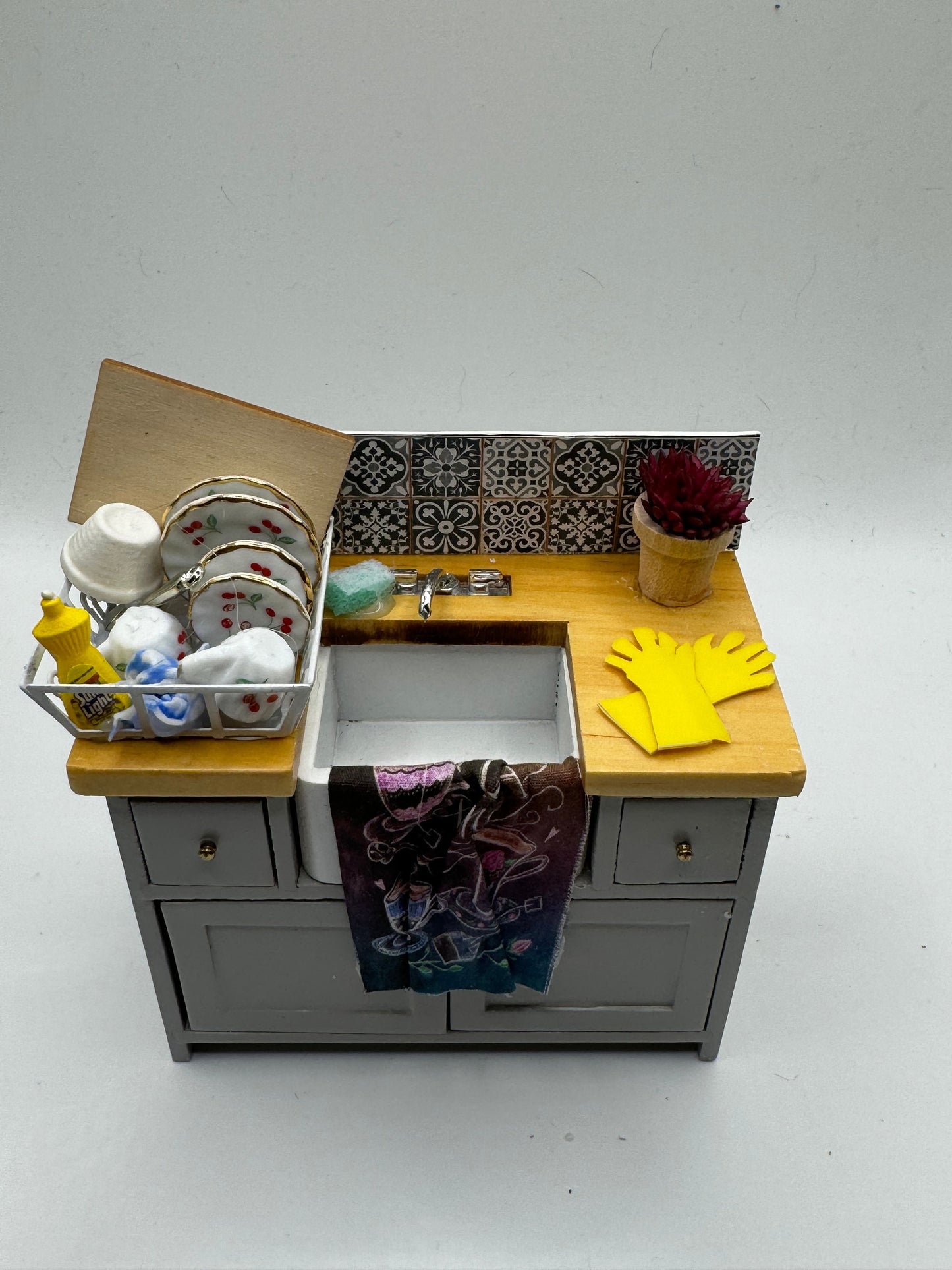 Dolls House Miniatures - 1/12 Kitchen Sink Counter