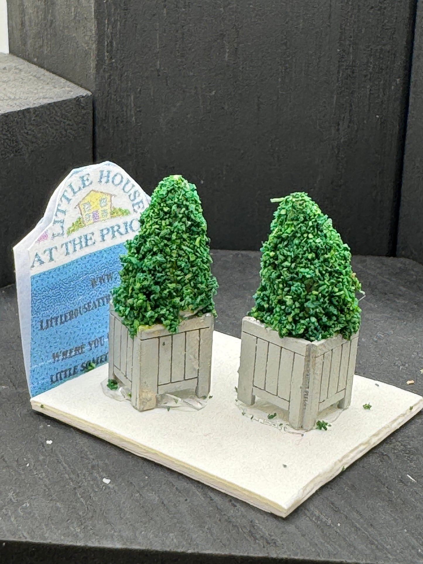 Dolls House Miniatures ( 1/48th - 1:48th - 1/4" - Quarter Inch Scale ) - s/2 topiary Trees