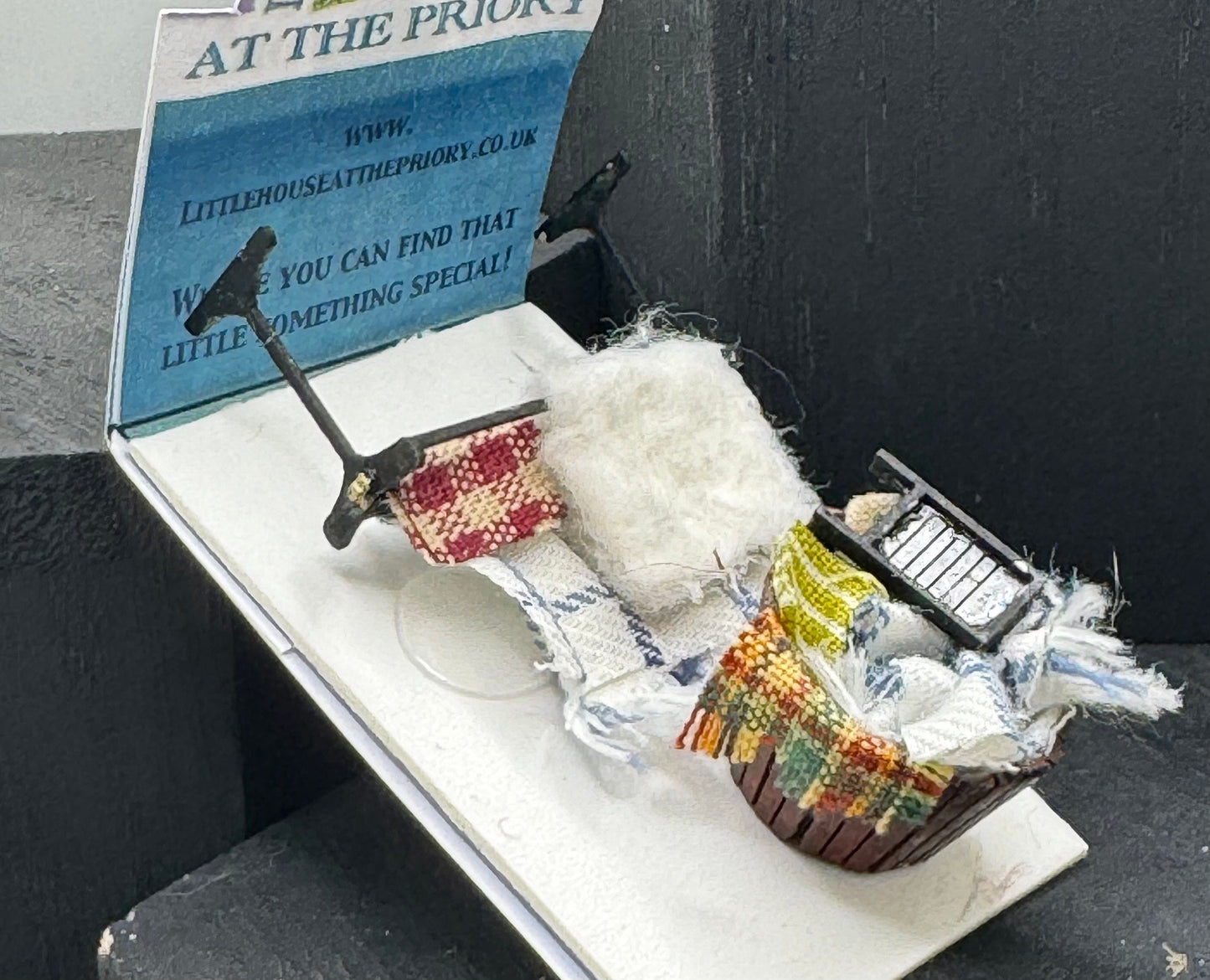 Dolls House 1/48th Wash Tub and Drying Rack