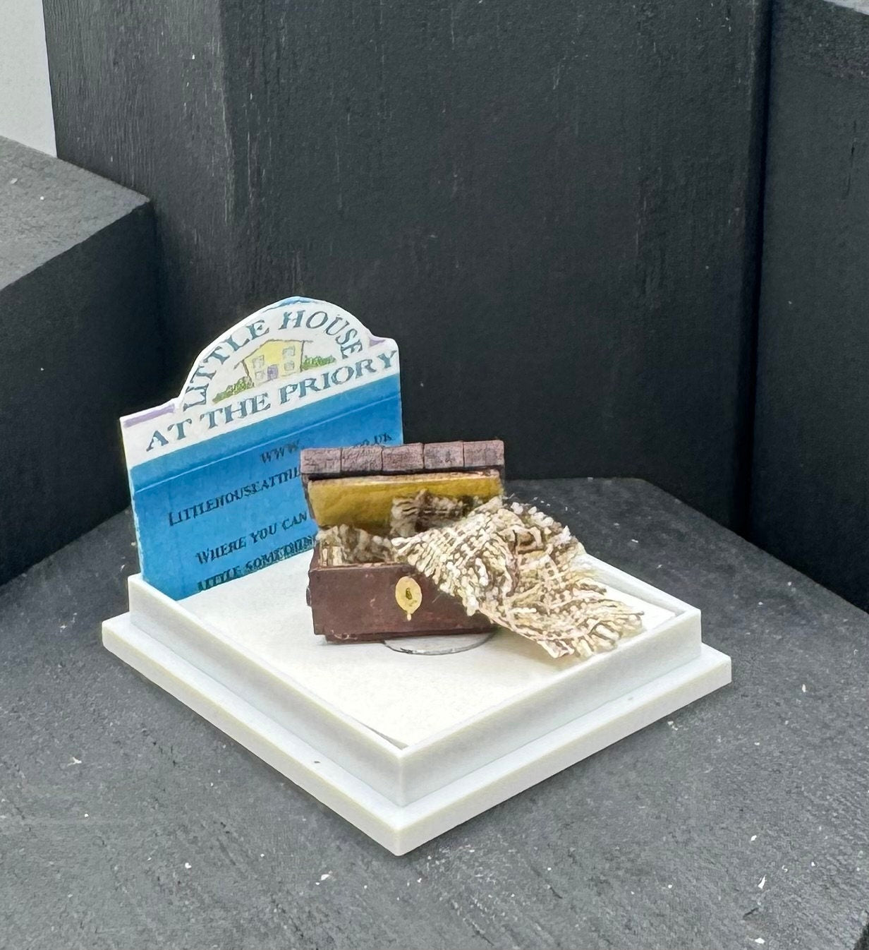 Dolls House 1/48th Luggage Case