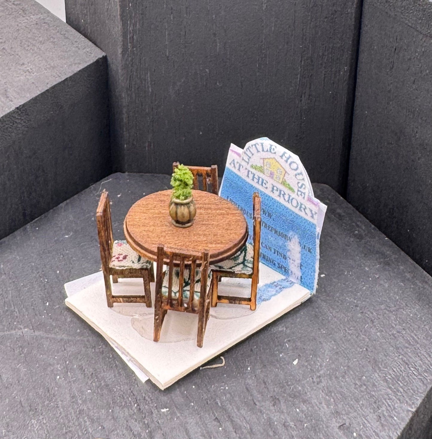 Dolls House 1/48th Table and 4 chairs