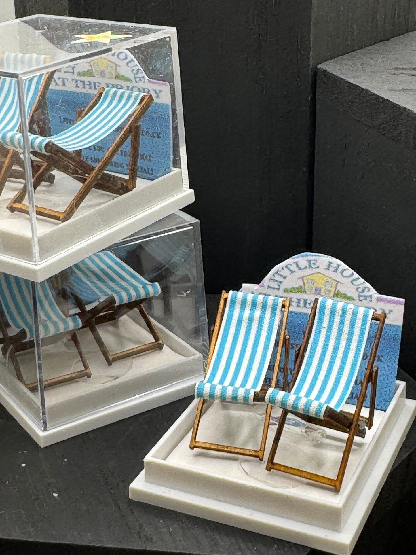 Dolls House Miniatures ( 1/48th - 1:48th - 1/4" - Quarter Inch Scale ) - s/2 Deck Chairs