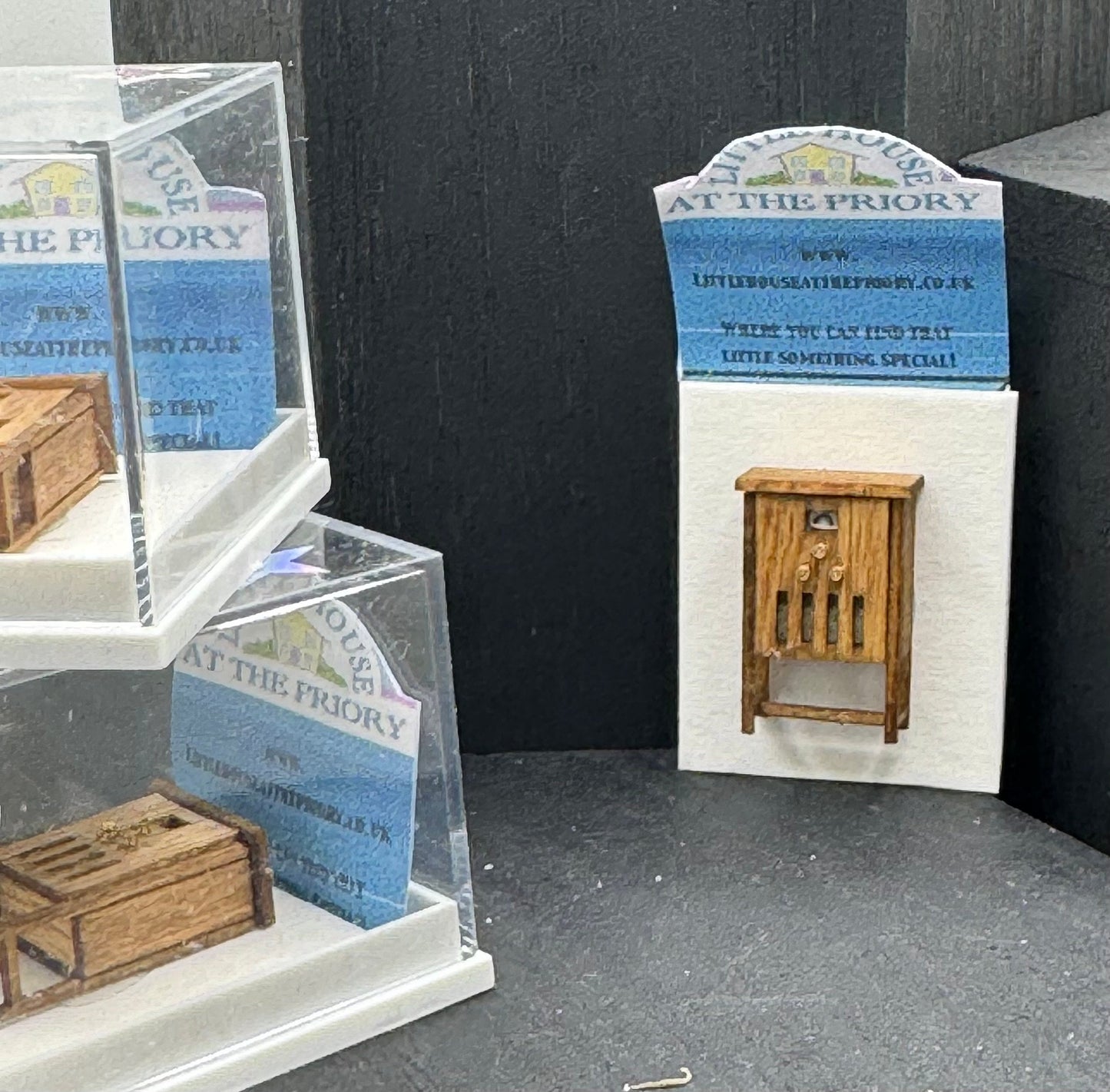 Dolls House 1/48th Vintage Console Radio