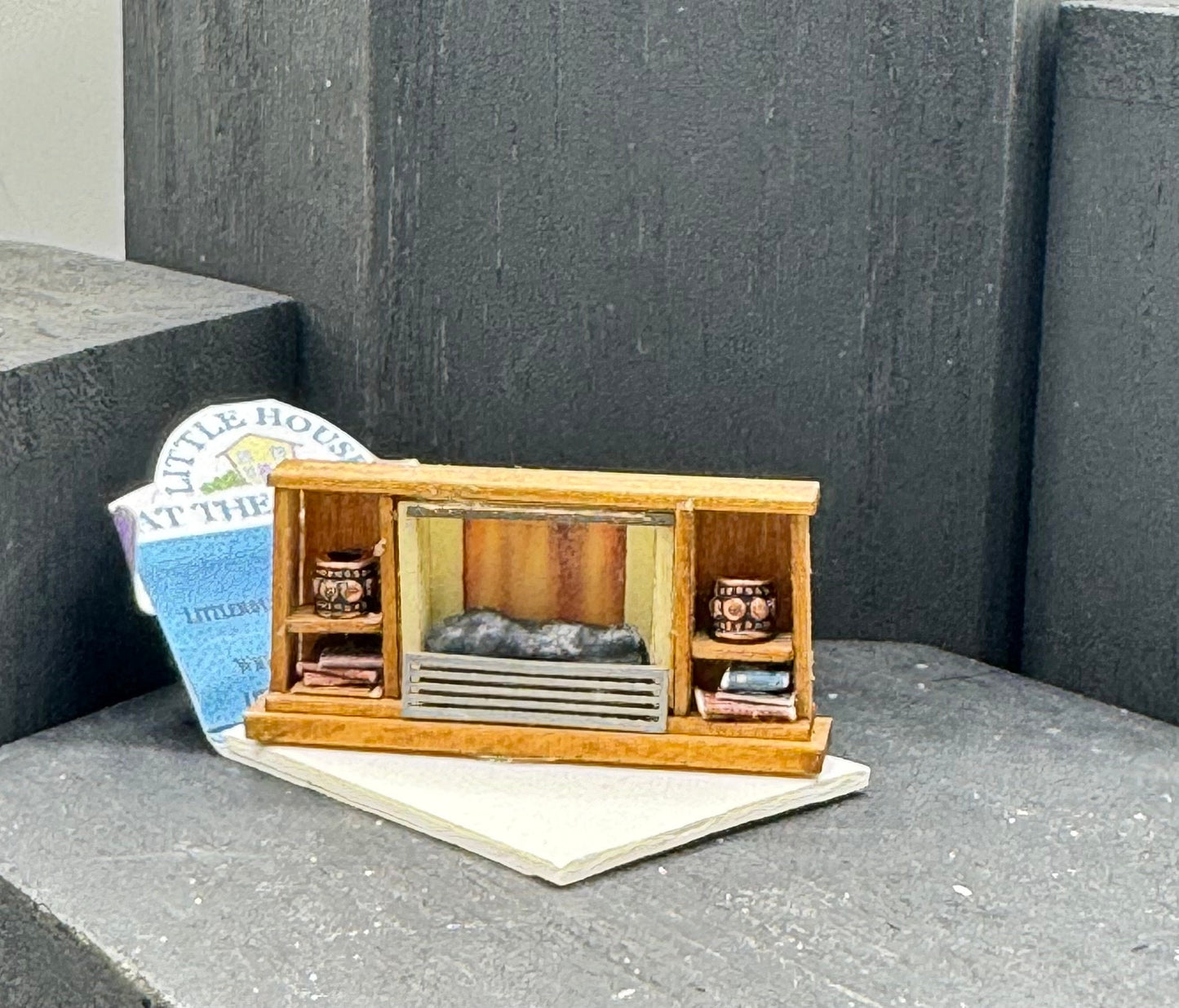 Dolls House 1/48th Retro Fireplace
