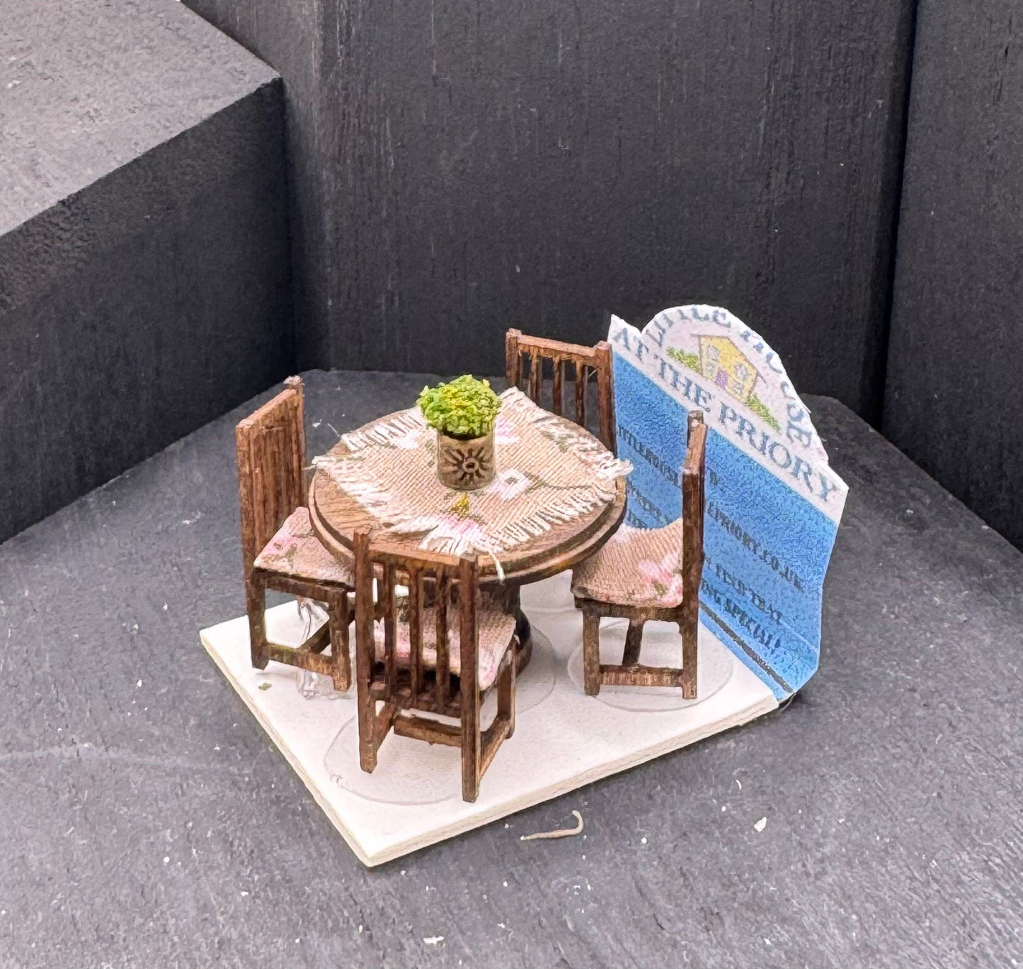 Dolls House 1/48th Table and 4 chairs