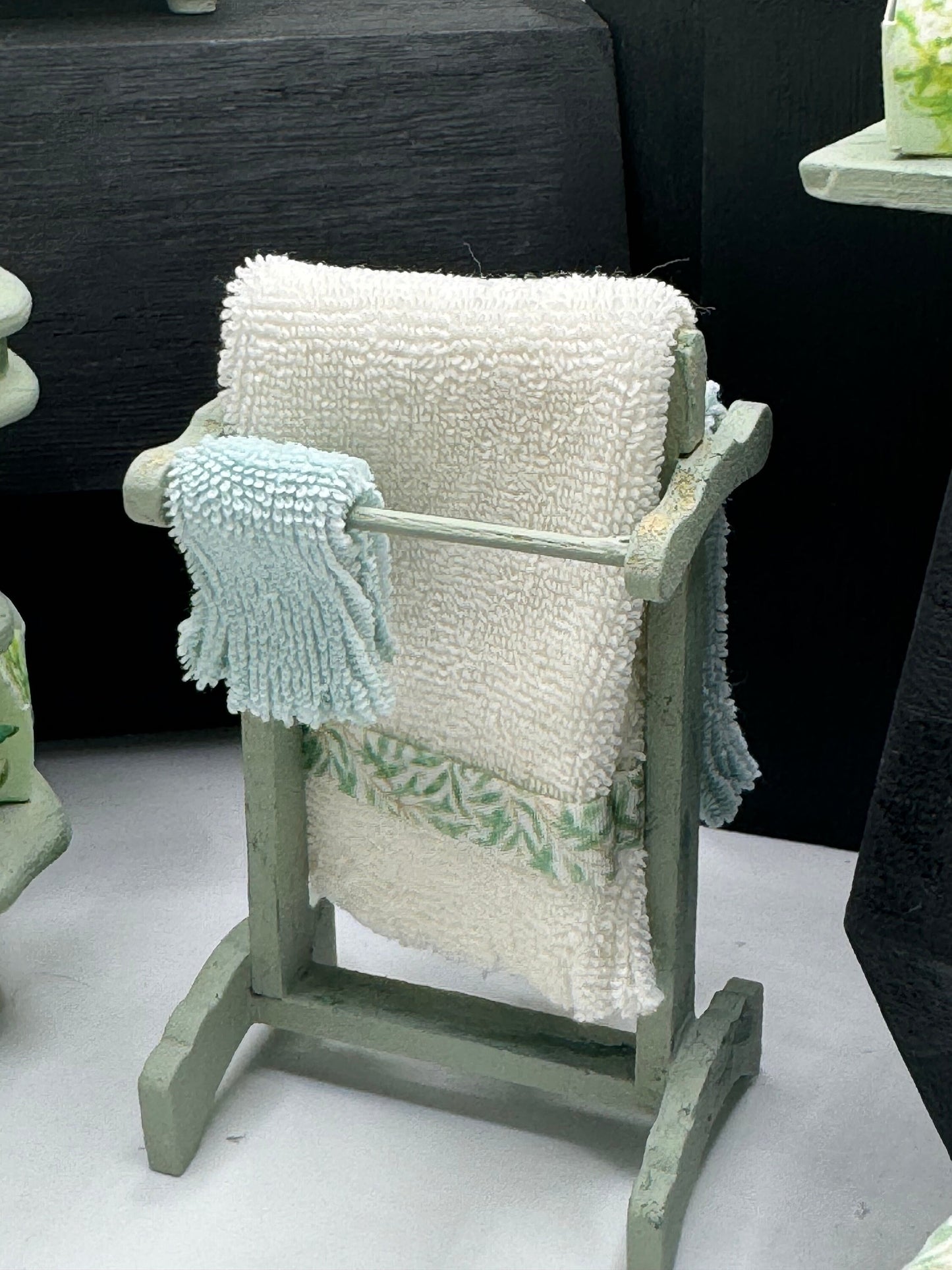 Dolls House Miniatures - 1/12th / 1:12 / inch scale. Shabby Chic Bathroom Bedroom Furniture ( 6 options )