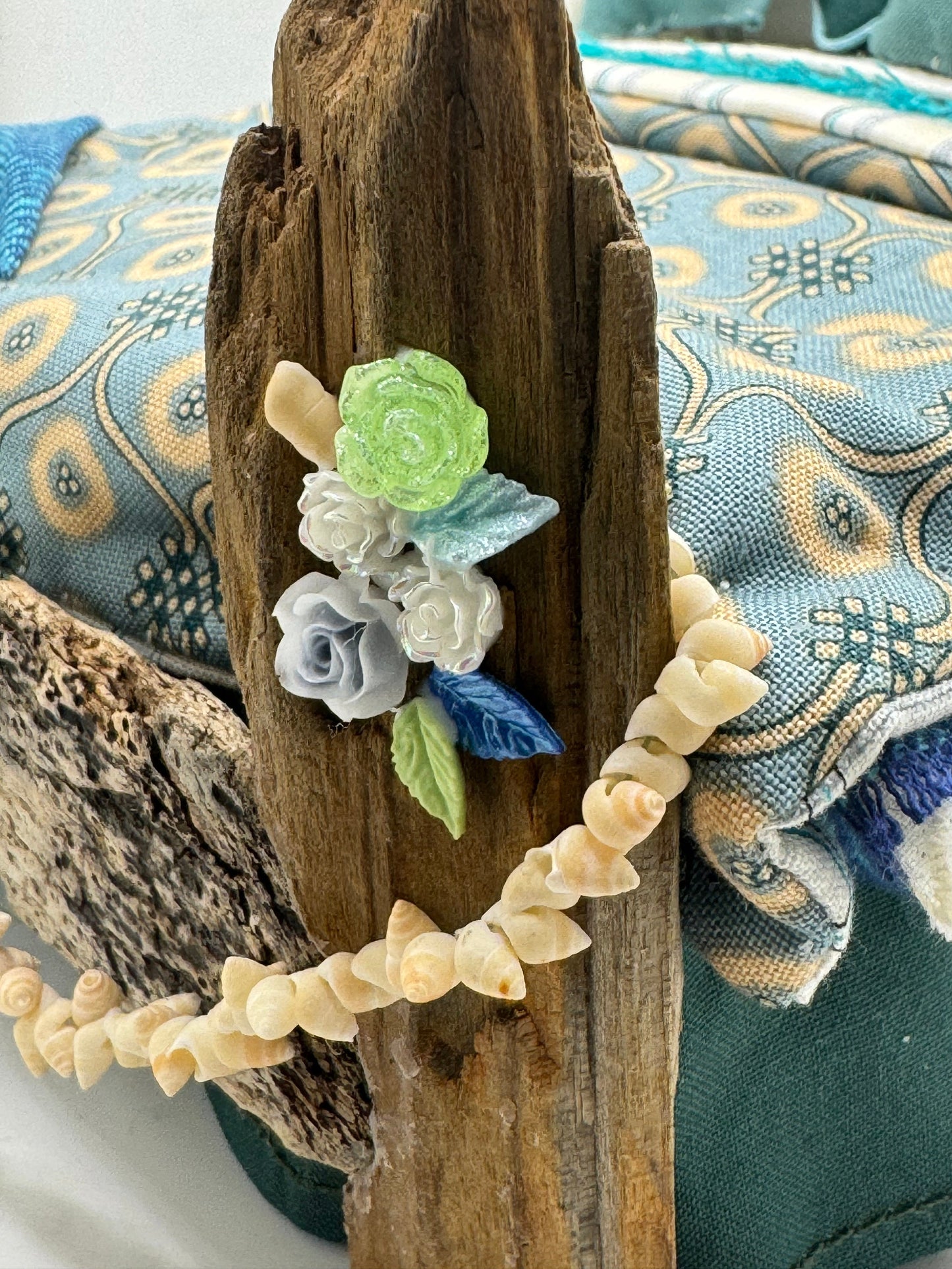 Dolls House Luxury Dressed 1/12th - 1:12 - 1 inch scale Handmade Driftwood bed - Shelley