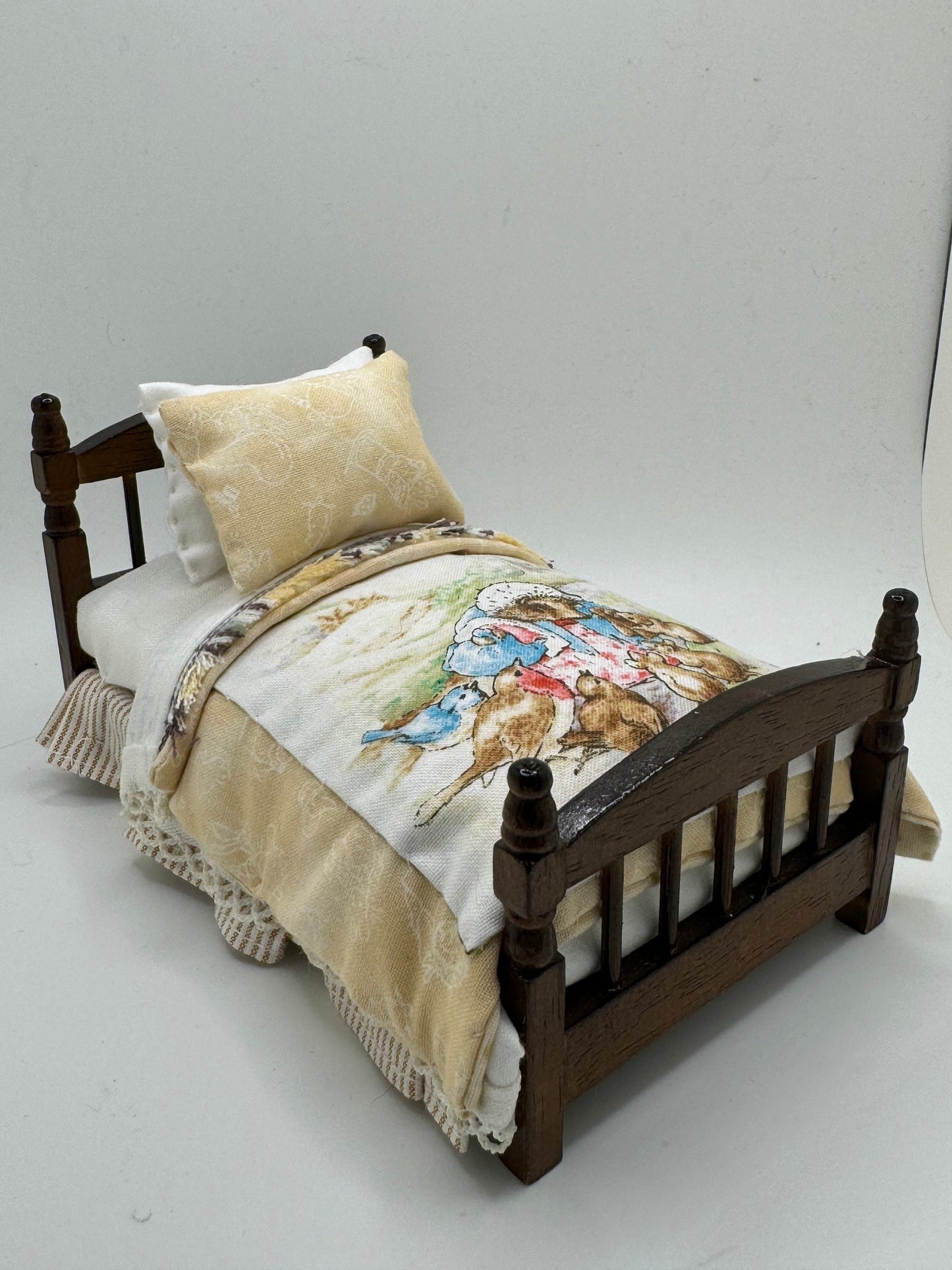 Dolls House Luxury Dressed 1/12th - 1:12 - 1 inch scale Hand Dressed Bed - Mrs Tiddlywinks Beatrix Potter