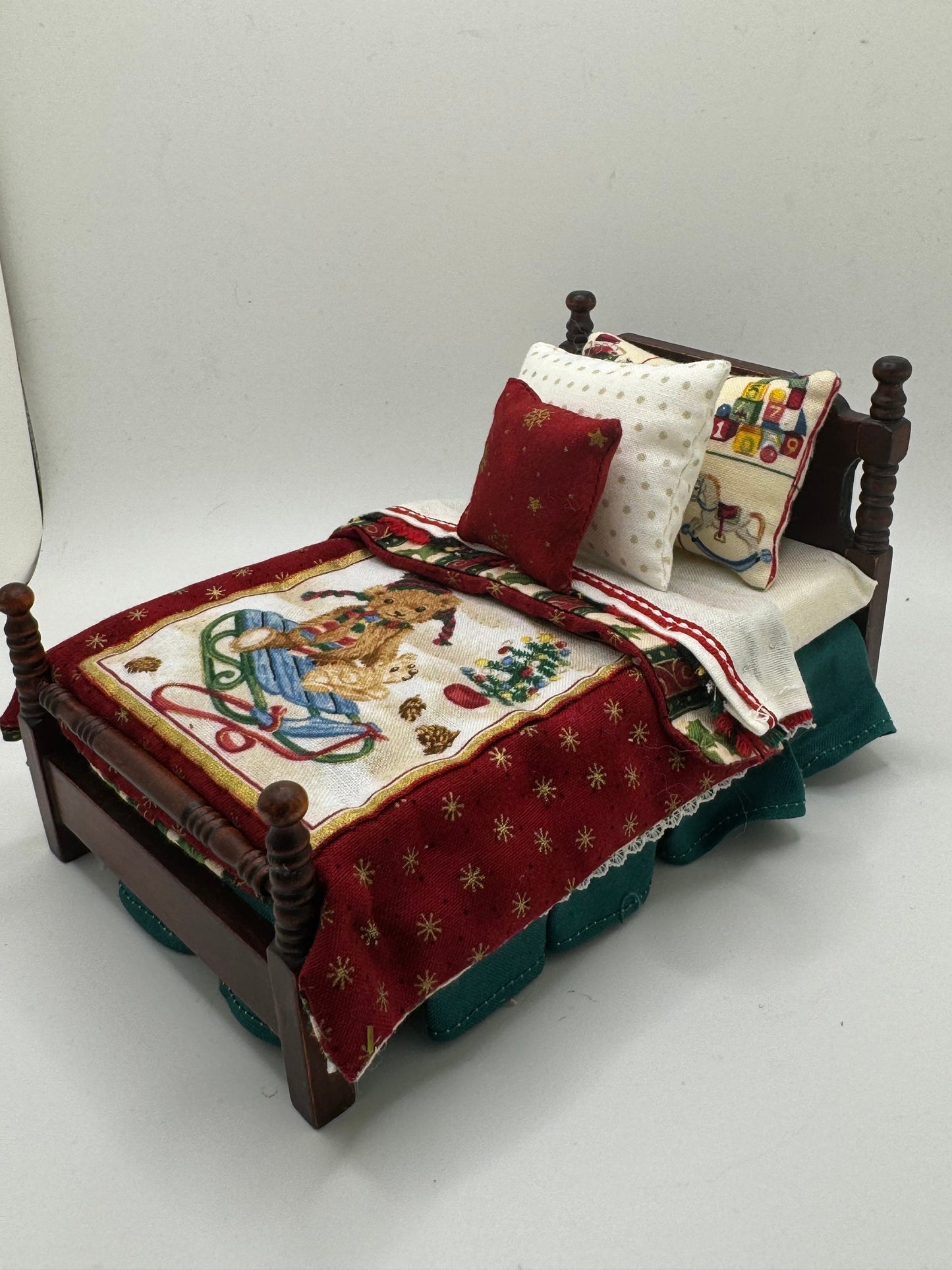 Dolls House Luxury Dressed 1/12th - 1:12 - 1 inch scale Hand Dressed Bed - Noel