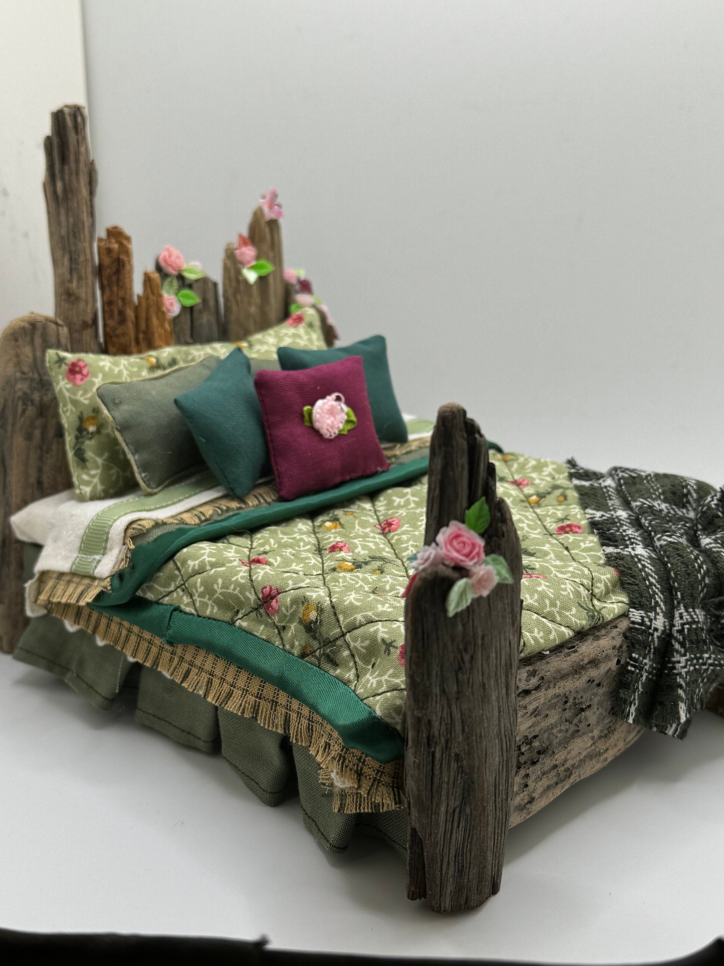 Dolls House Luxury Dressed 1/12th - 1:12 - 1 inch scale Handmade Driftwood bed - Fern