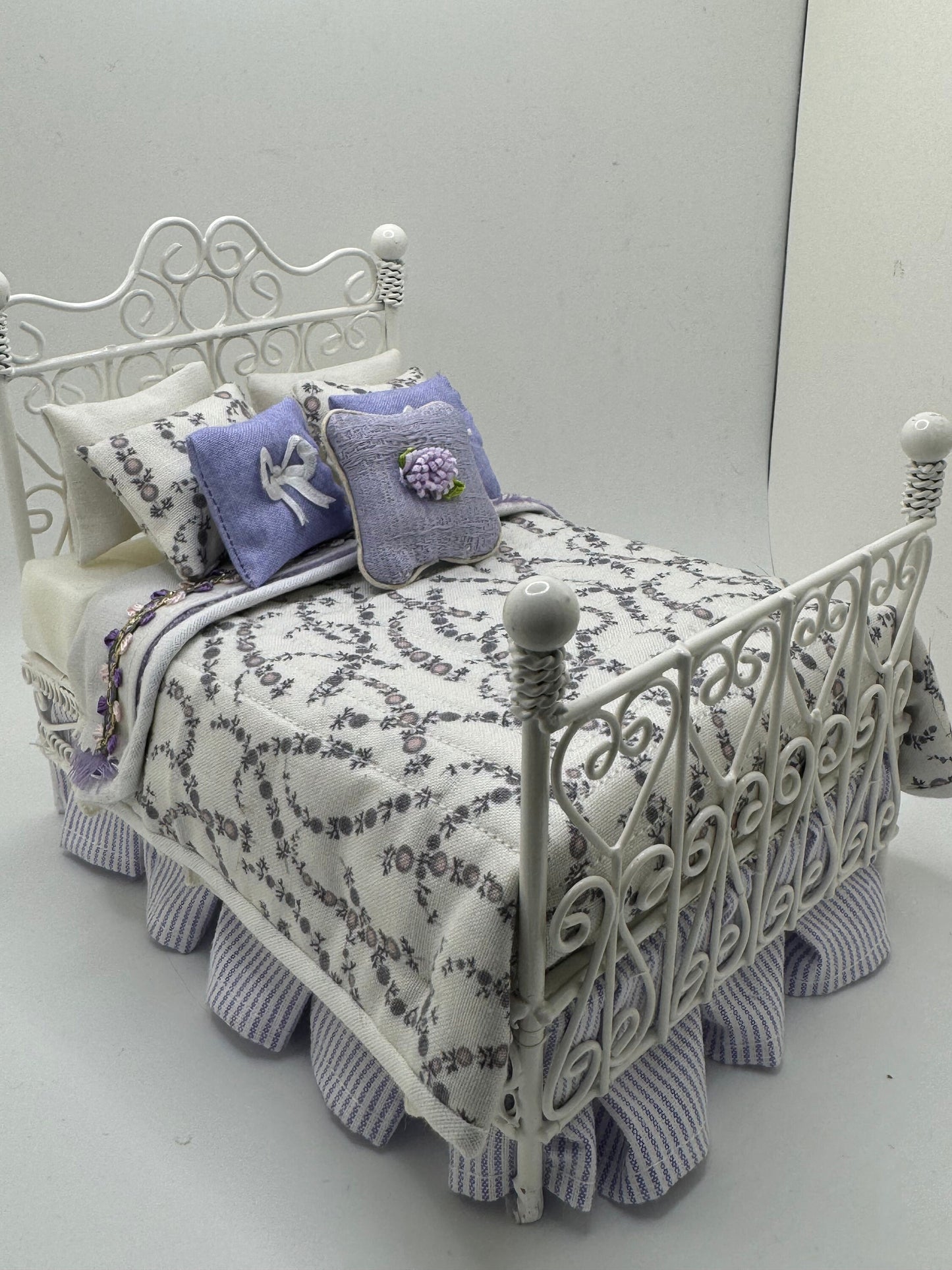 Dolls House Luxury Dressed 1/12th - 1:12 - 1 inch scale Hand Dressed Bed - Laverne