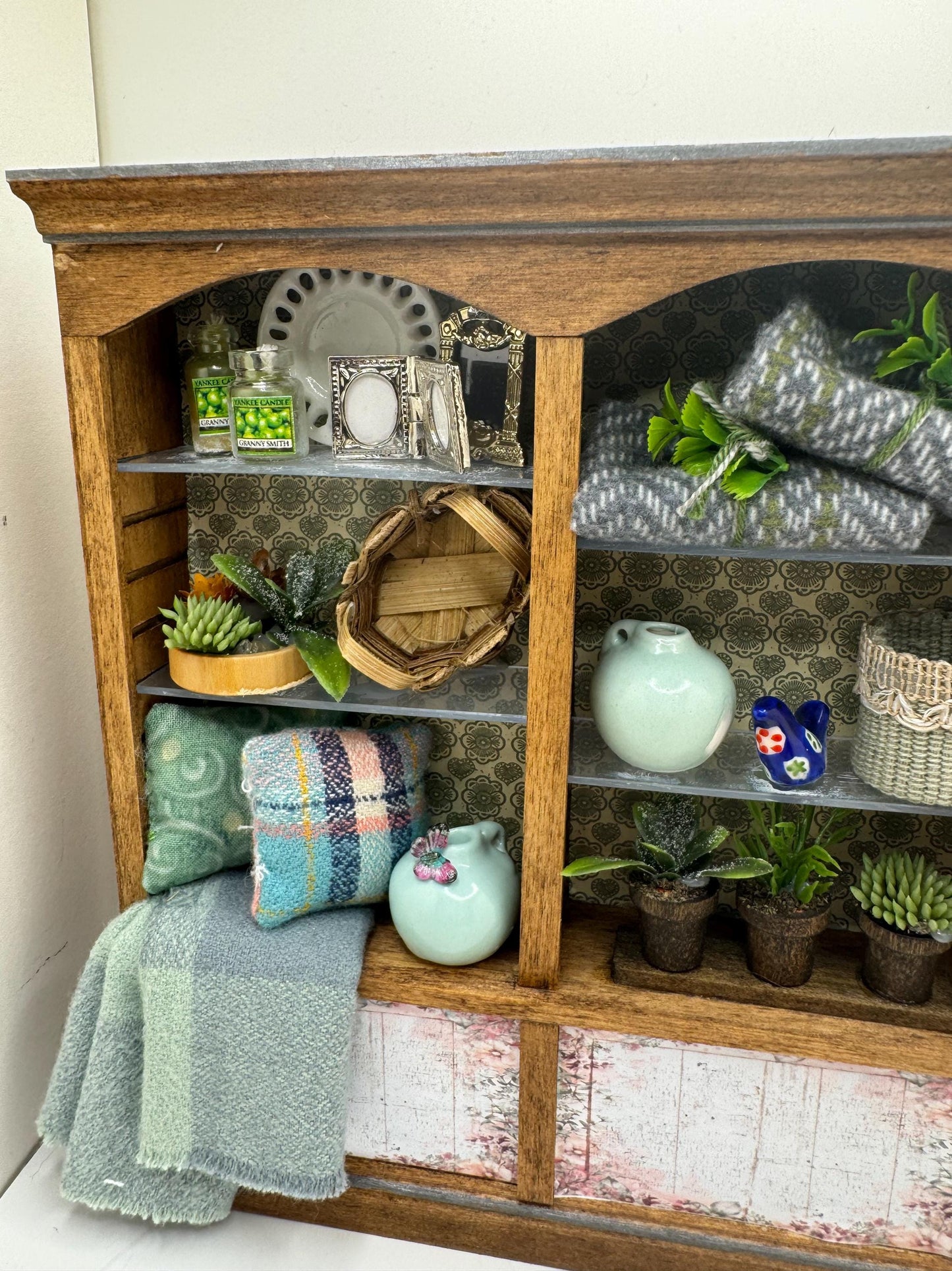 Dolls House Miniatures - Hand Made 1/12th - Homewares / house decor shop Shelves