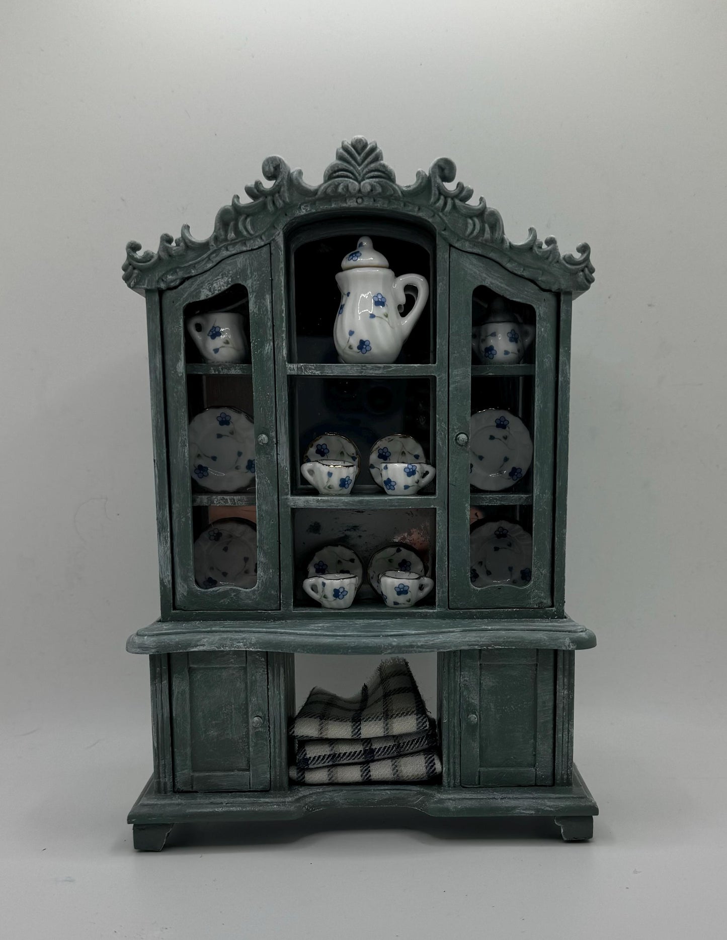 Dolls House Miniatures - Shabby Chic Dresser / Hutch ( 1:12 1/12th 1 inch )