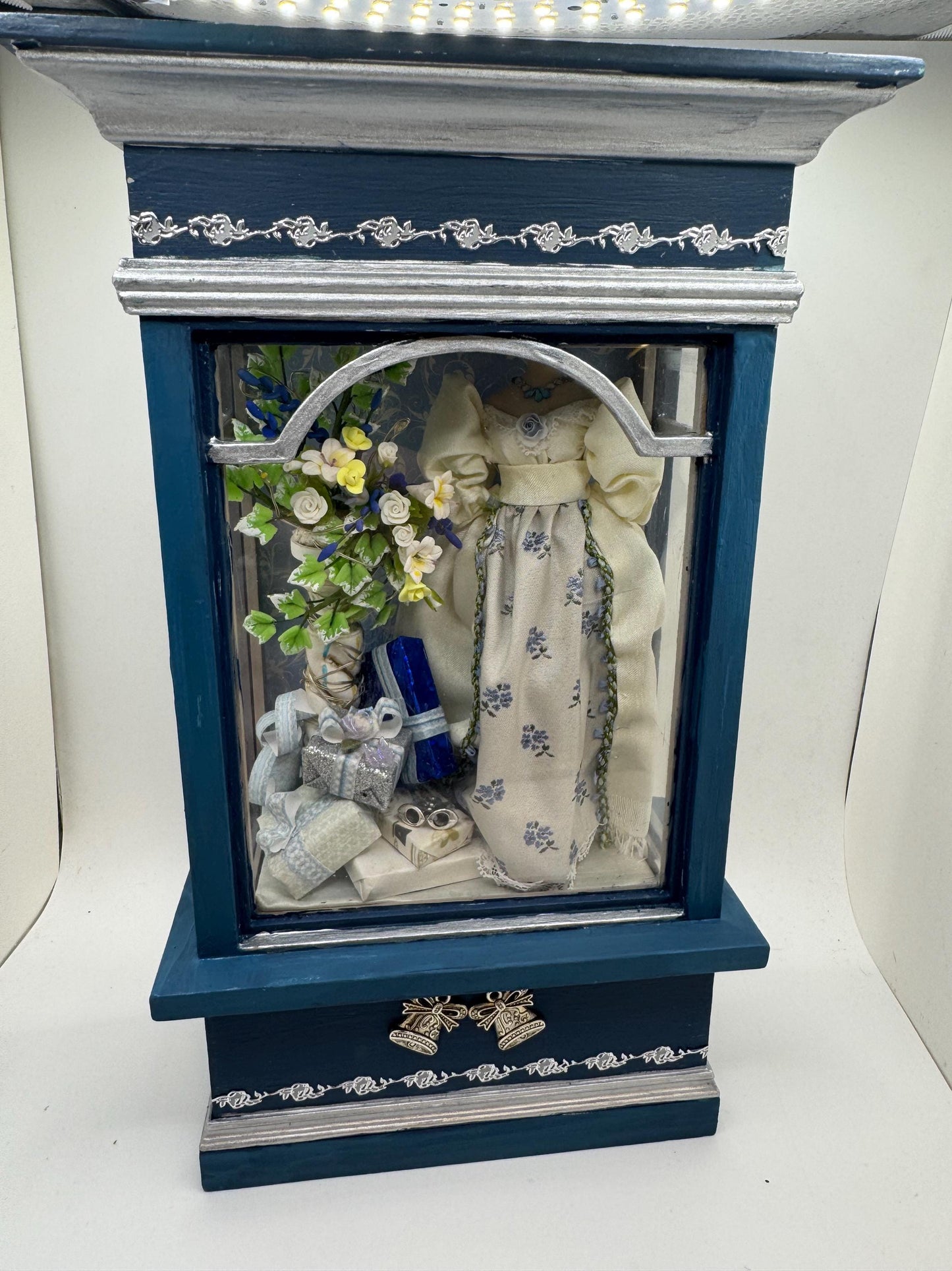 Dolls House Miniatures - Bridal / Dress Shop Display Window (can be stand alone display)