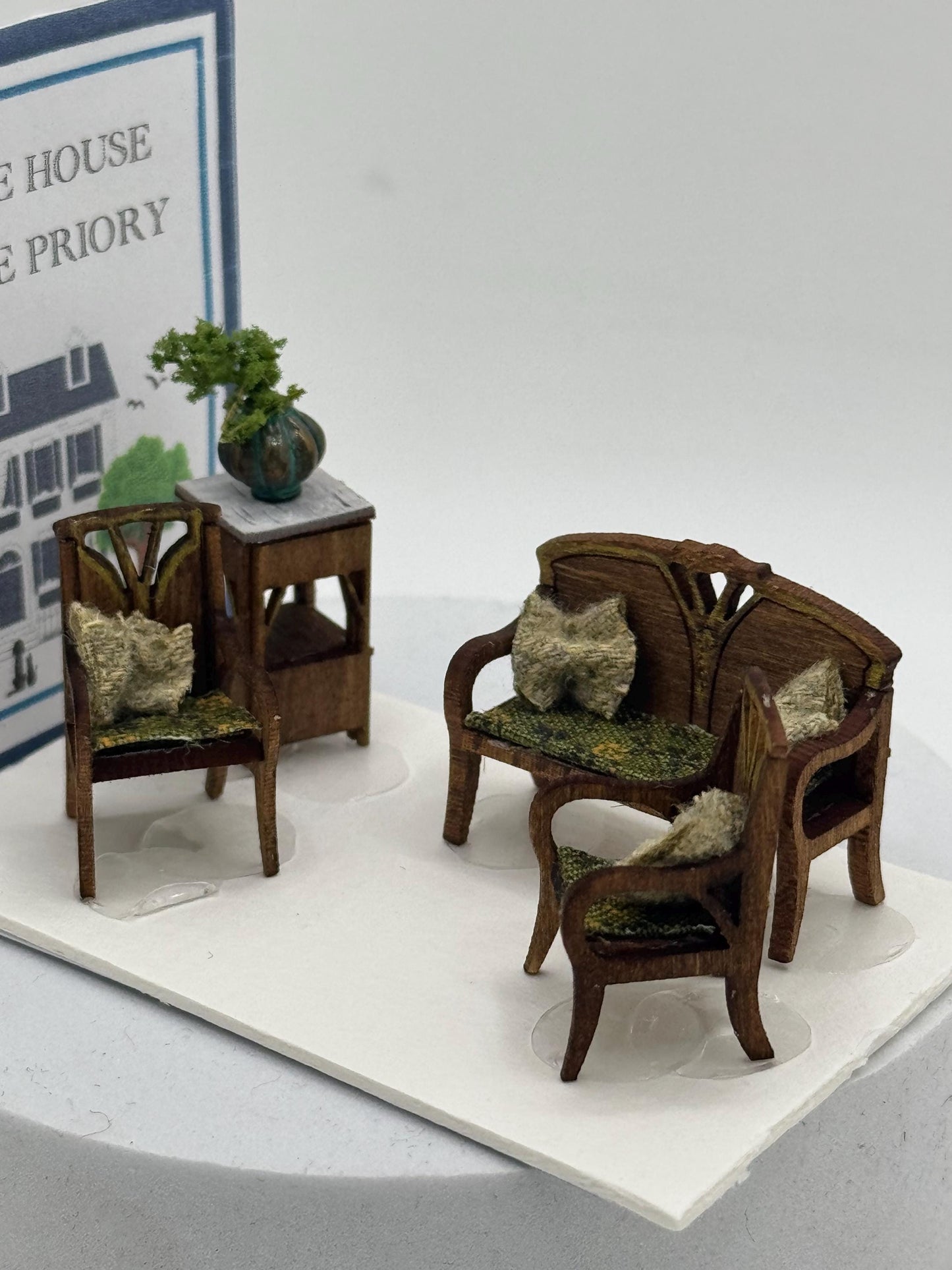 Dolls House 1/48th / 1:48 /Quarter Scale - Art Nouveau Chair Set