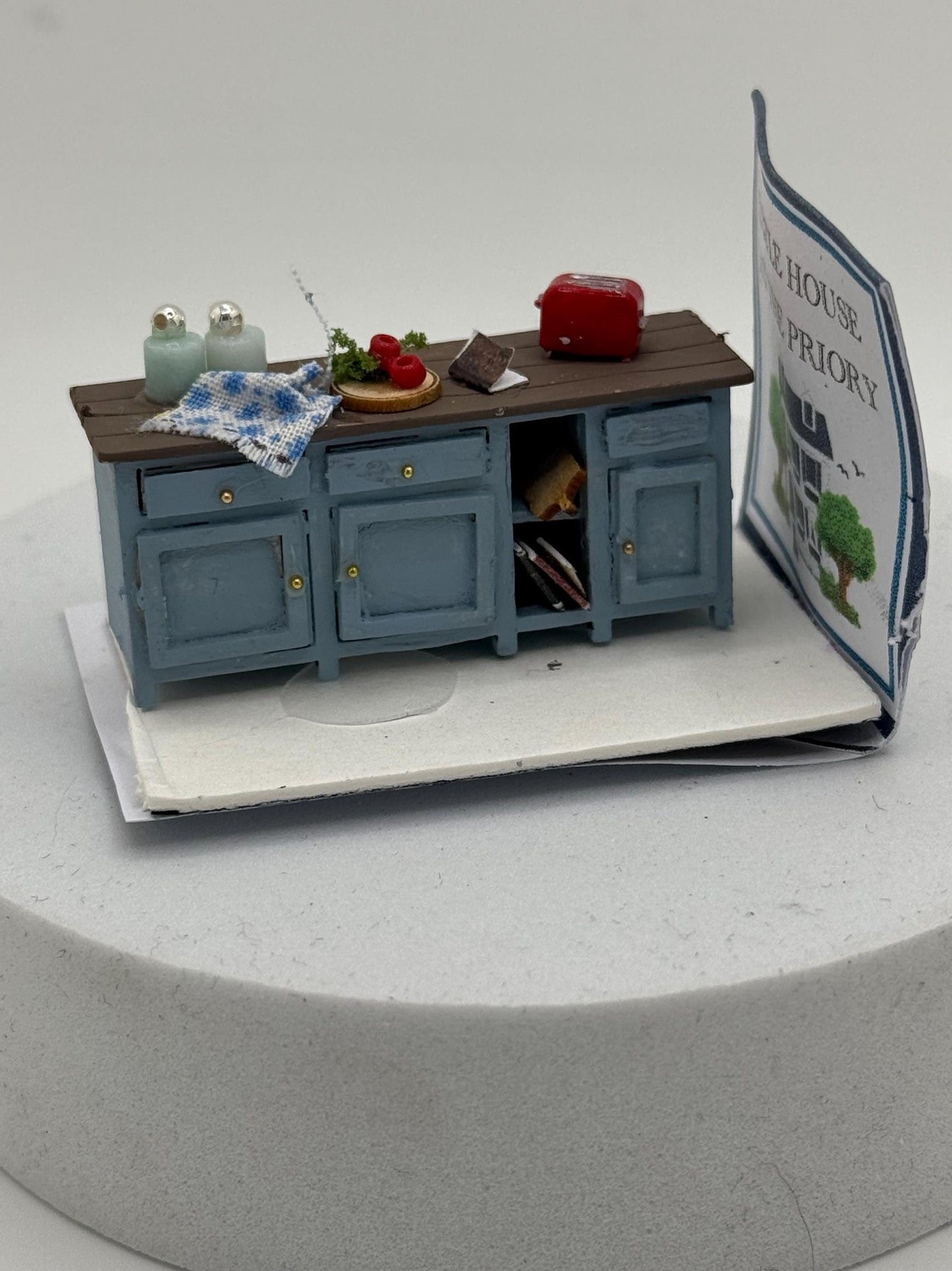 Dolls House 1/48th / 1:48 / Quarter Scale kitchen unit Cupboard