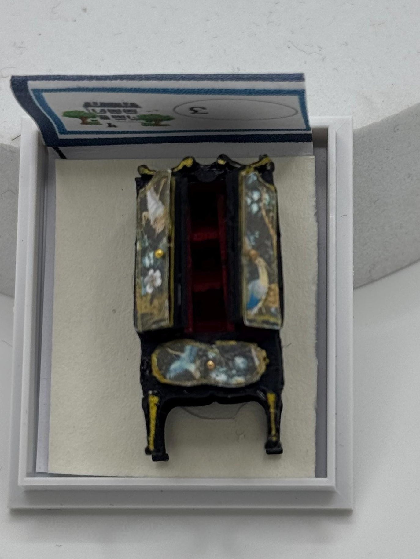 Dolls House 1/48th / 1:48 /Quarter Scale - oriental cabinet