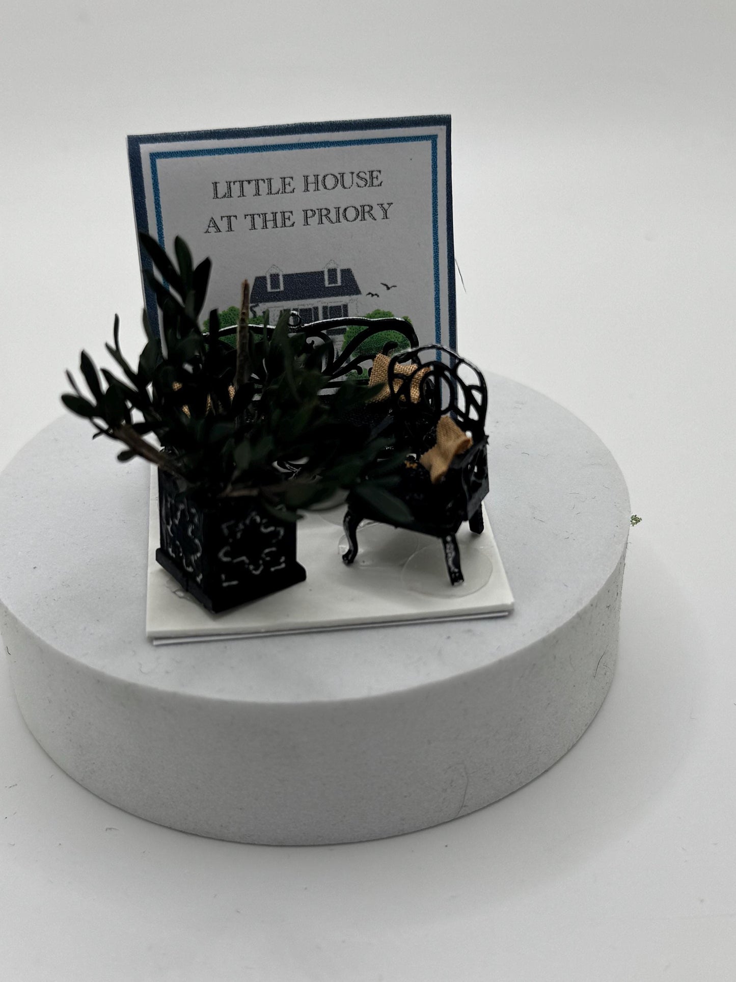 Dolls House 1/48th / 1:48 /Quarter Scale - Conservatory /Garden Room furniture