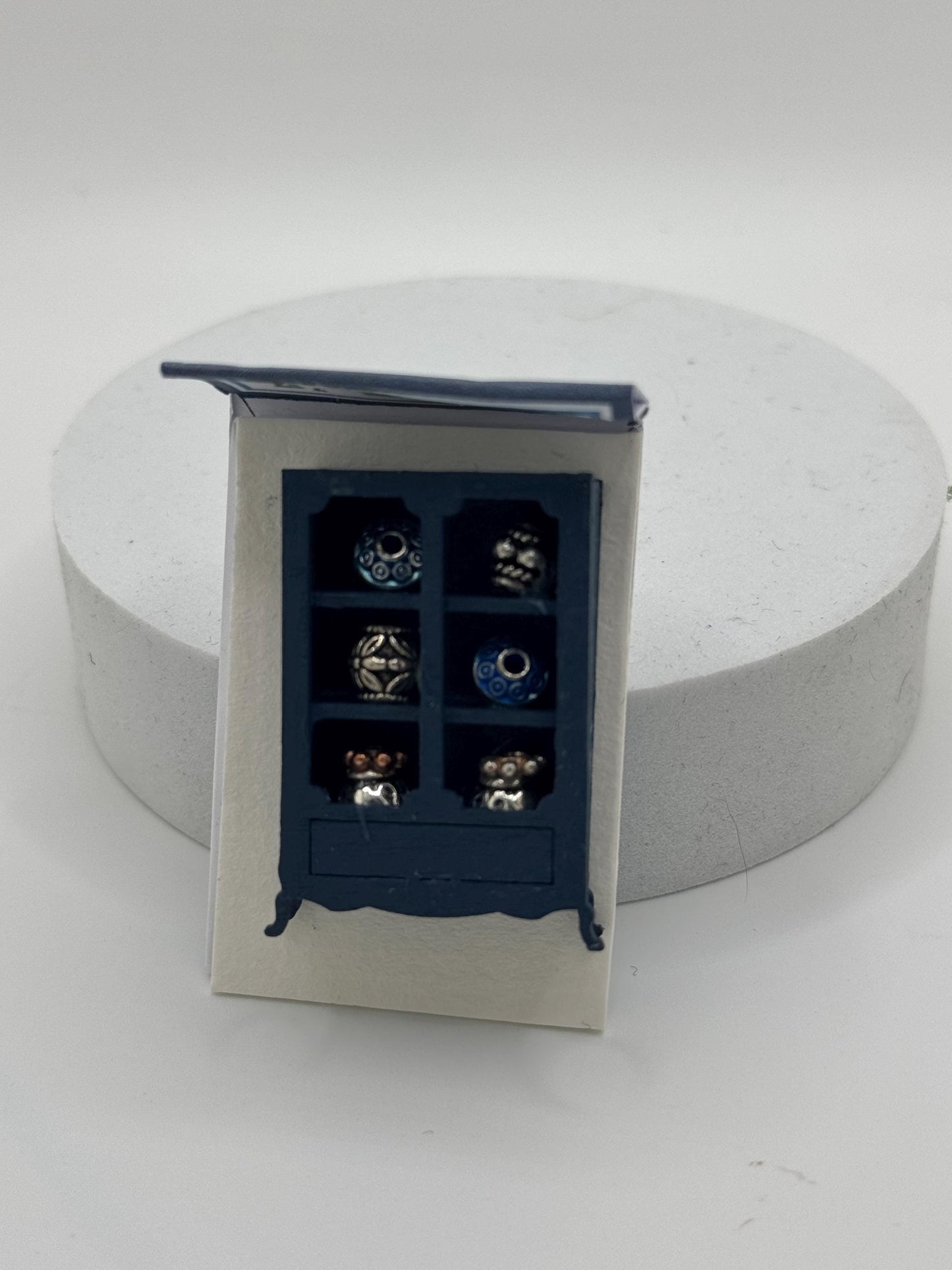 Dolls House 1/48th / 1:48 / Display Cabinet