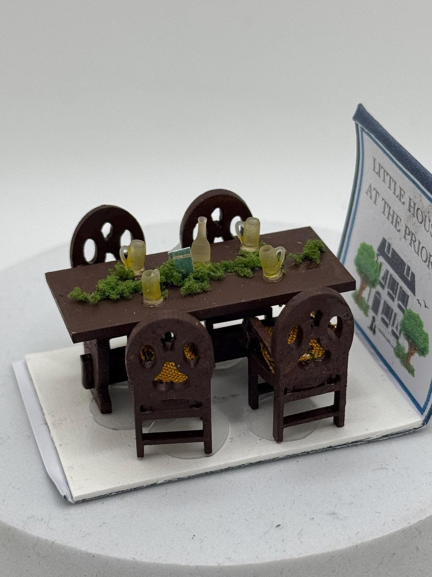 Dolls House 1/48th / 1:48 / Quarter Scale Table and chairs with Beer